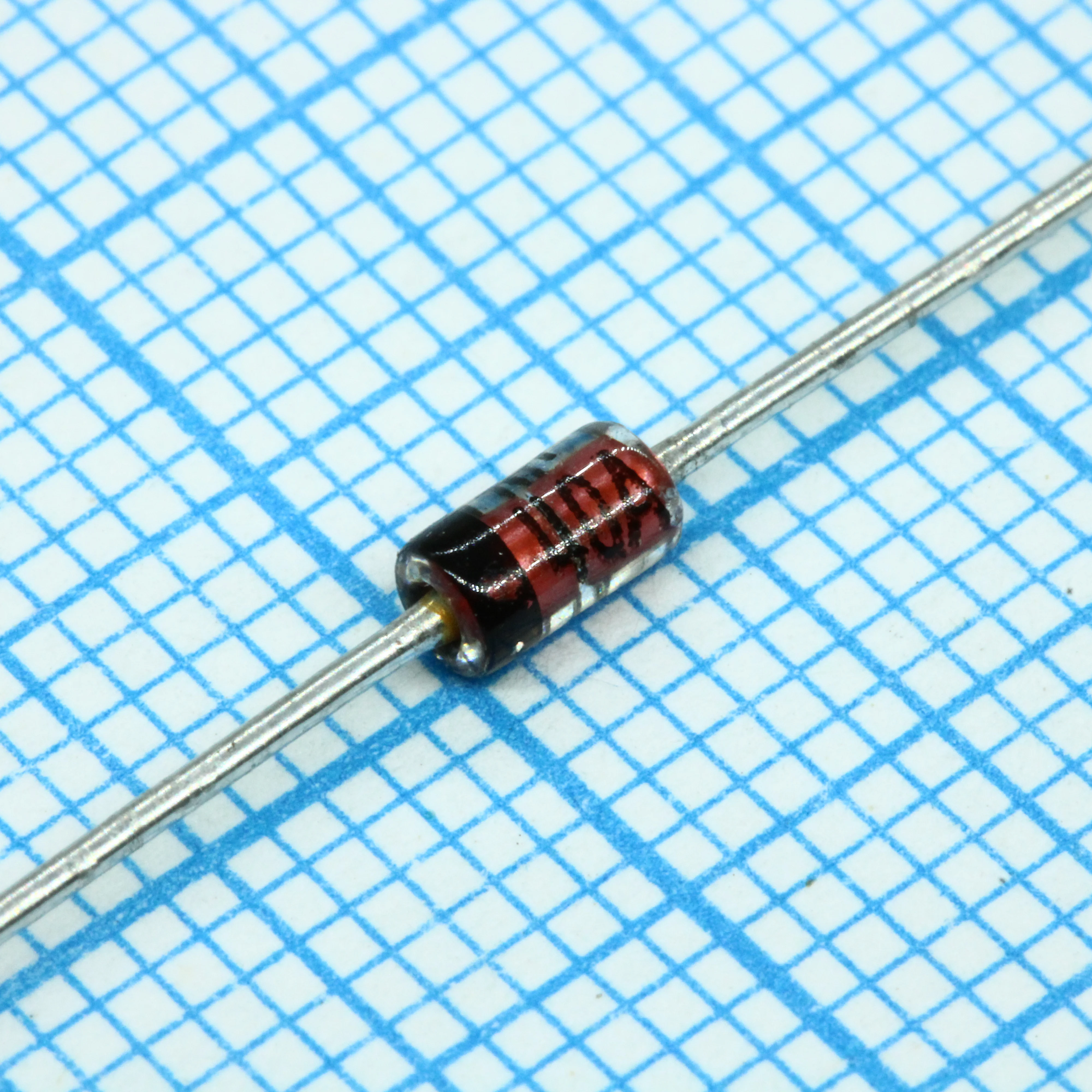1N4740A   (10V) - Стабилитрон 1.0Вт 10В