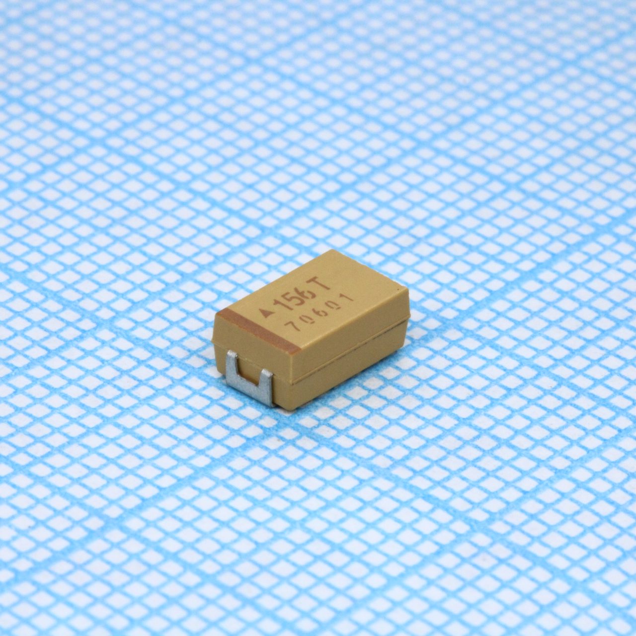 TAJD156K050RNJ - Конденсатор танталовый smd 15мкФ ±10% 50в (7.3х4.3х2.8мм) 7343-31 125°C