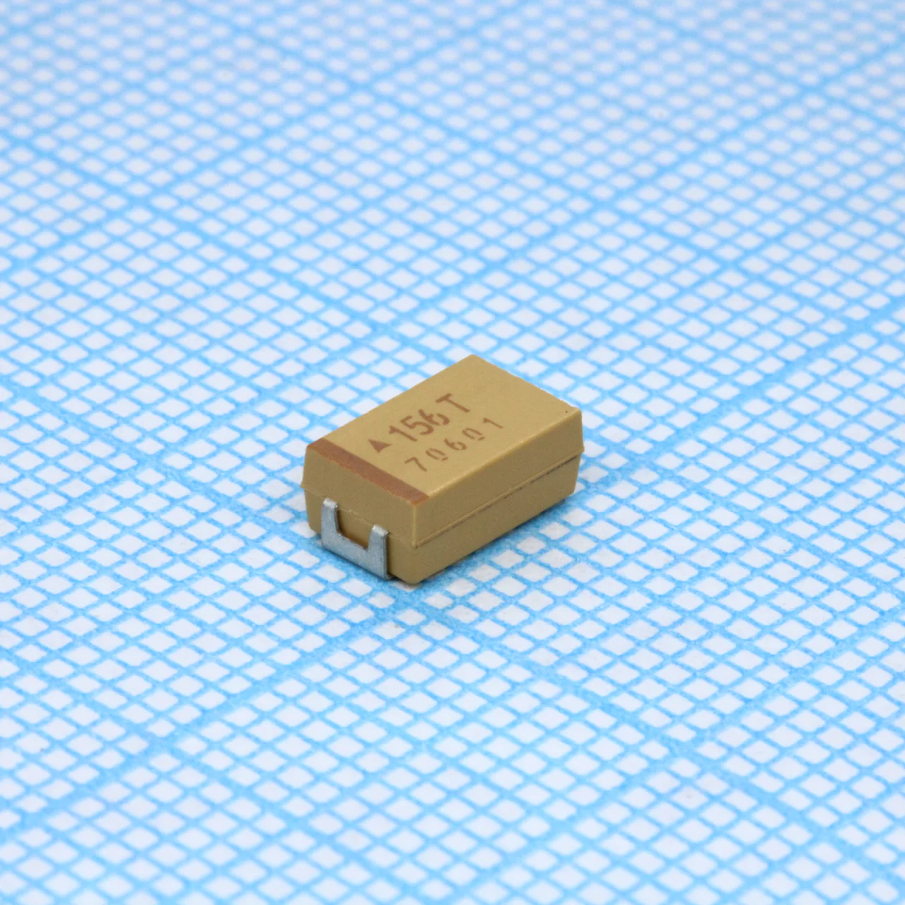 TAJD156K050RNJ - Конденсатор танталовый smd 15мкФ ±10% 50в (7.3х4.3х2.8мм) 7343-31 125°C
