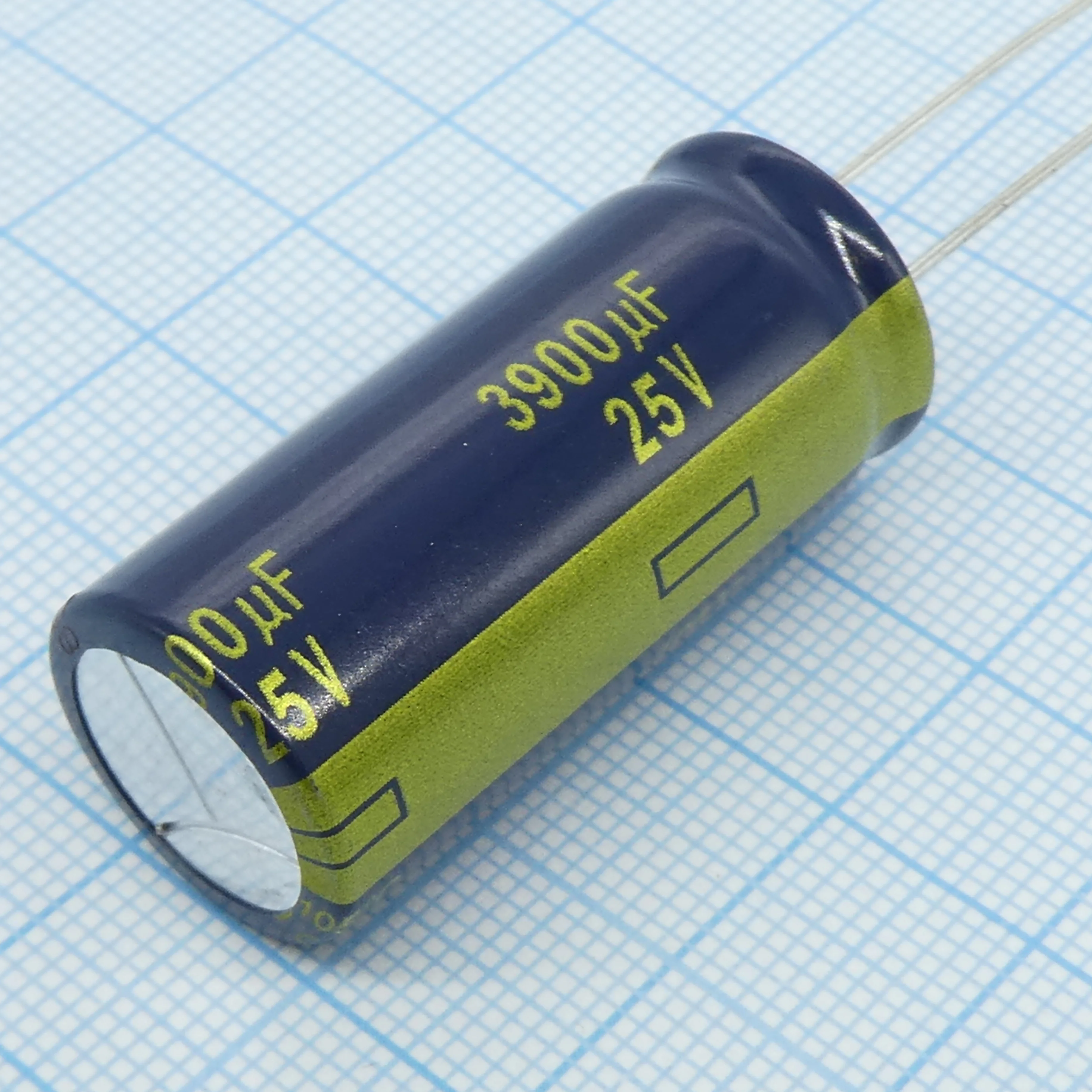 EEUFC1E392L - Конденсатор радиальный алюминиевый 25В 3900мкФ (16*35mm) 3.15A 5000часов 105°C