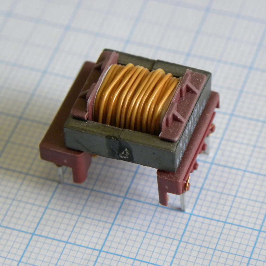 V 50100 - Обратноход. преобр. 5W 85V-265V/2*3V 2*830mA(TNY264)
