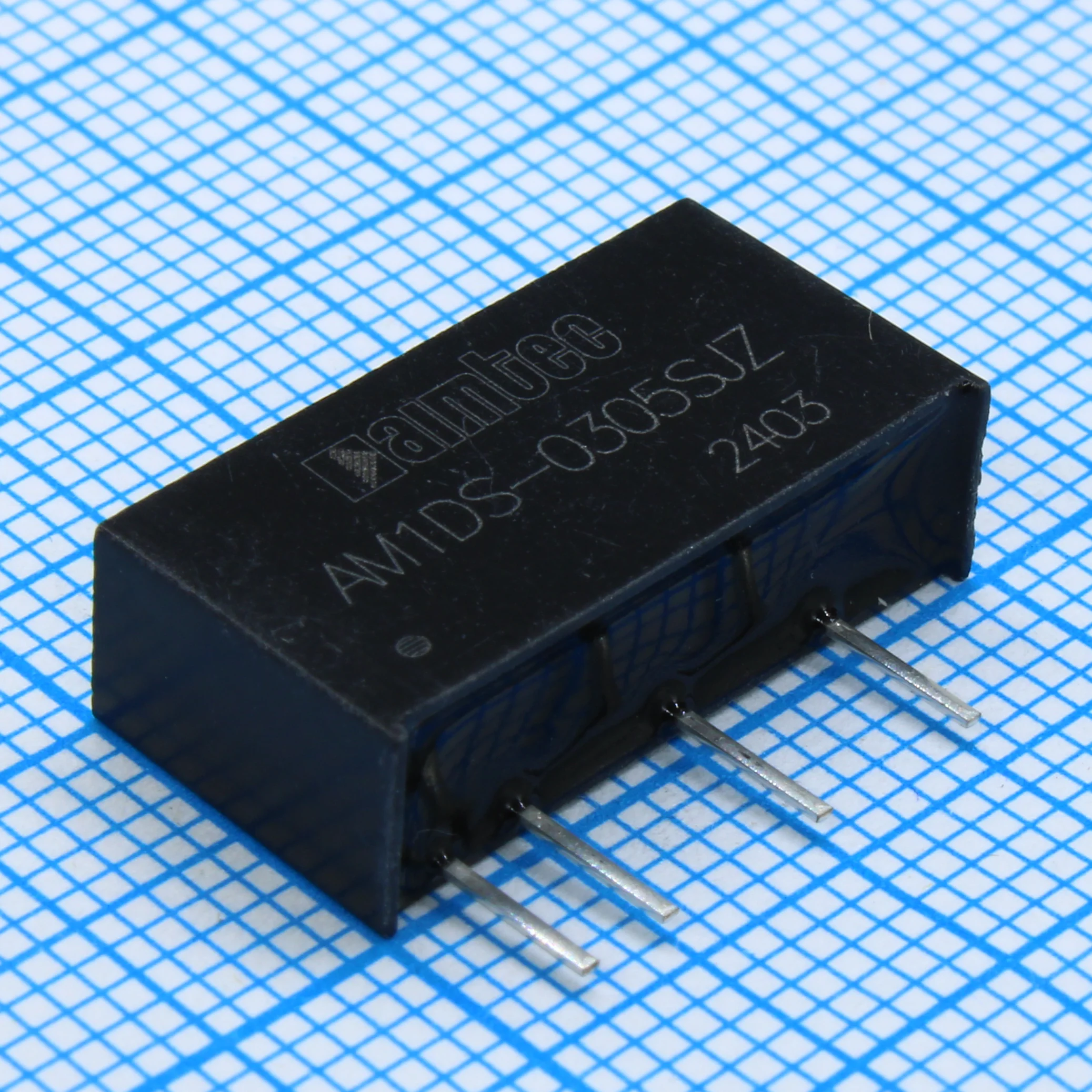 AM1DS-0305SJZ - DC/DC, 1Вт, вход 2.97…3.63В, выход 5В/0.02…0.2А, изоляция 1500В DC, КПД 82%, максимальная емкостная нагрузка не более 2400мкФ, SIP7, 19.65x6x10.16мм, -40…105°C, пластик