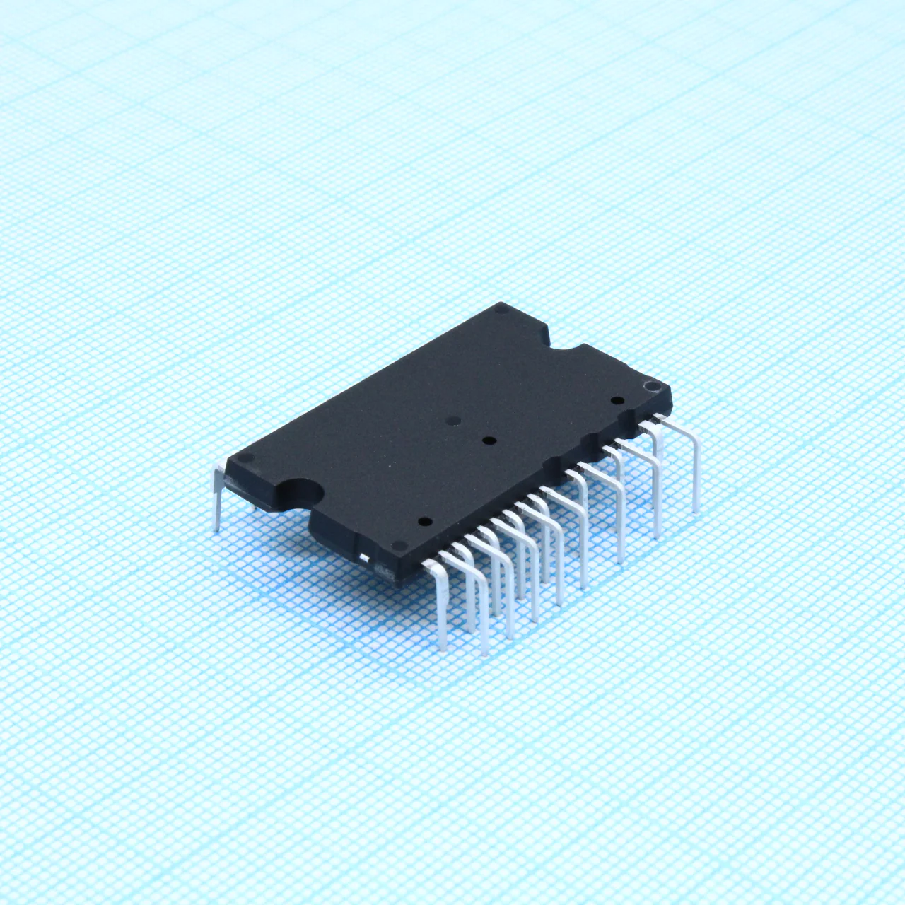 IKCM30F60GAXKMA1 - Силовой драйвер управления 3-х фазным двигателем 600V 30A 30Вт на плечо