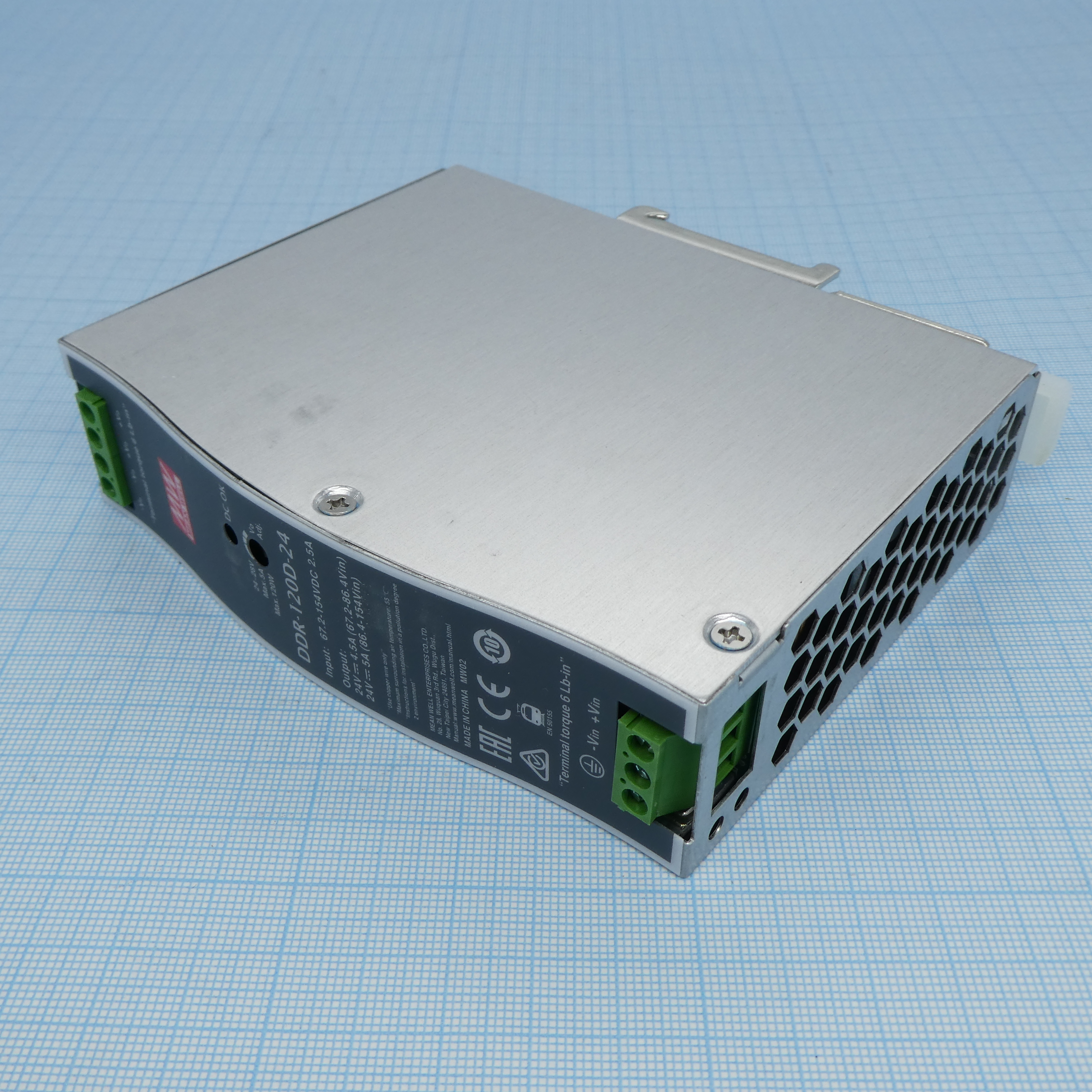 DDR-120D-24 - DC-DC, 120Вт, вход 67.2…154В DC, выход 24В/5А, изоляция 4000В DC, в кожухе на DIN-рейку, 32х125.2х102мм, -40...+70°С