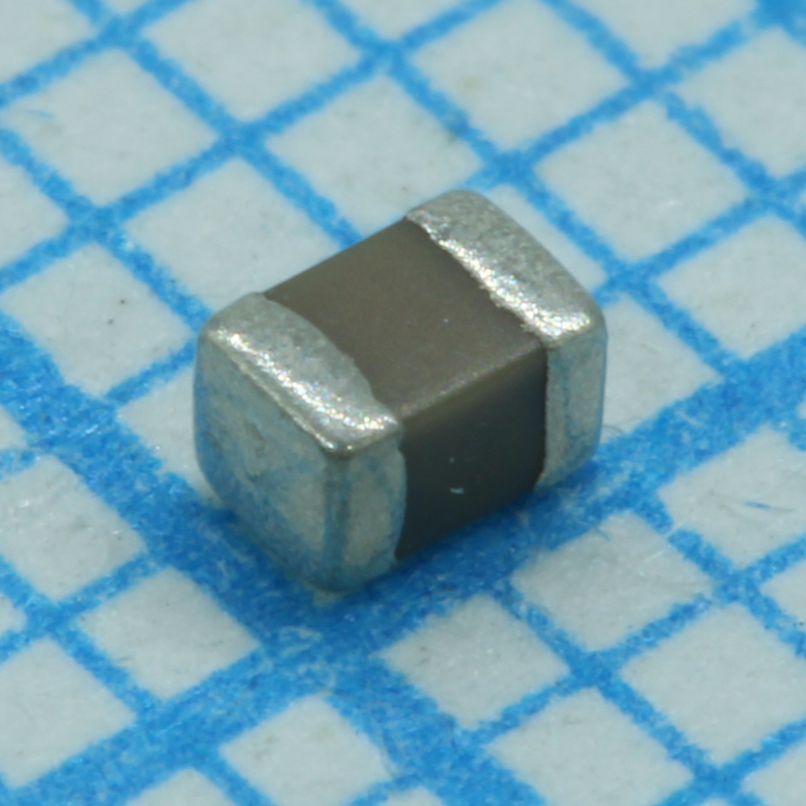 B82498B3150J - ЧИП-индуктивность общего назначения проволочная 0.015мкГн ±5% 250МГц 40Q-Фактор керамика 0.67A 0.07Ом 0805