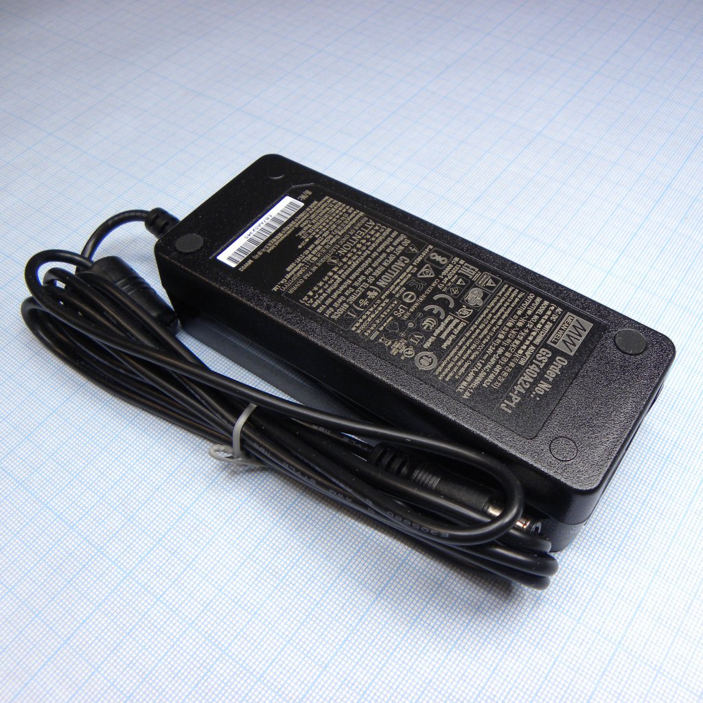 GST40A24-P1J - AC-DC, 40Вт, вход 90...264B AC 47...63 Гц, 135...370B DC,  выход 24B/1.67A, изоляция 3000B AC, 125x50x31.5мм, -30...+70°С, , сетевой разъём IEC320-C14, выходной разъем 11, диам. 5.5х2.1мм