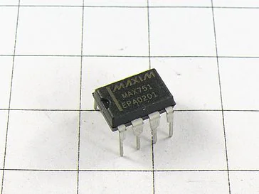 Микросхема MAX751EPA