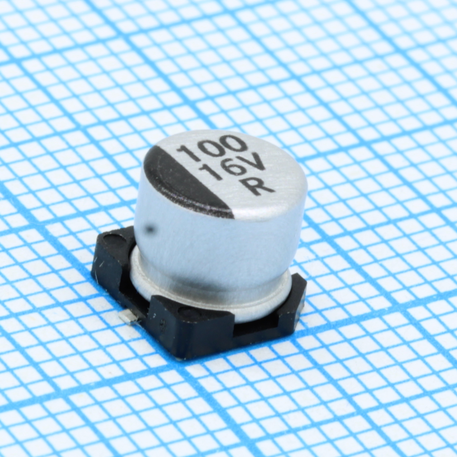 EZV101M16RC - Конденсатор алюминиевый  электролитический 100мкФ 16В ±20% (6.3 X 5.5мм) для поверхностного монтажа 230мА 2000час 105°С лента на катушке