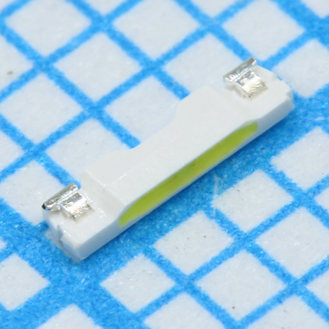 SWAA0B - Светодиод smd 3.7х0.9мм/белый холодный/7000-7500K/1500-2200мкд/прозрачный/120°