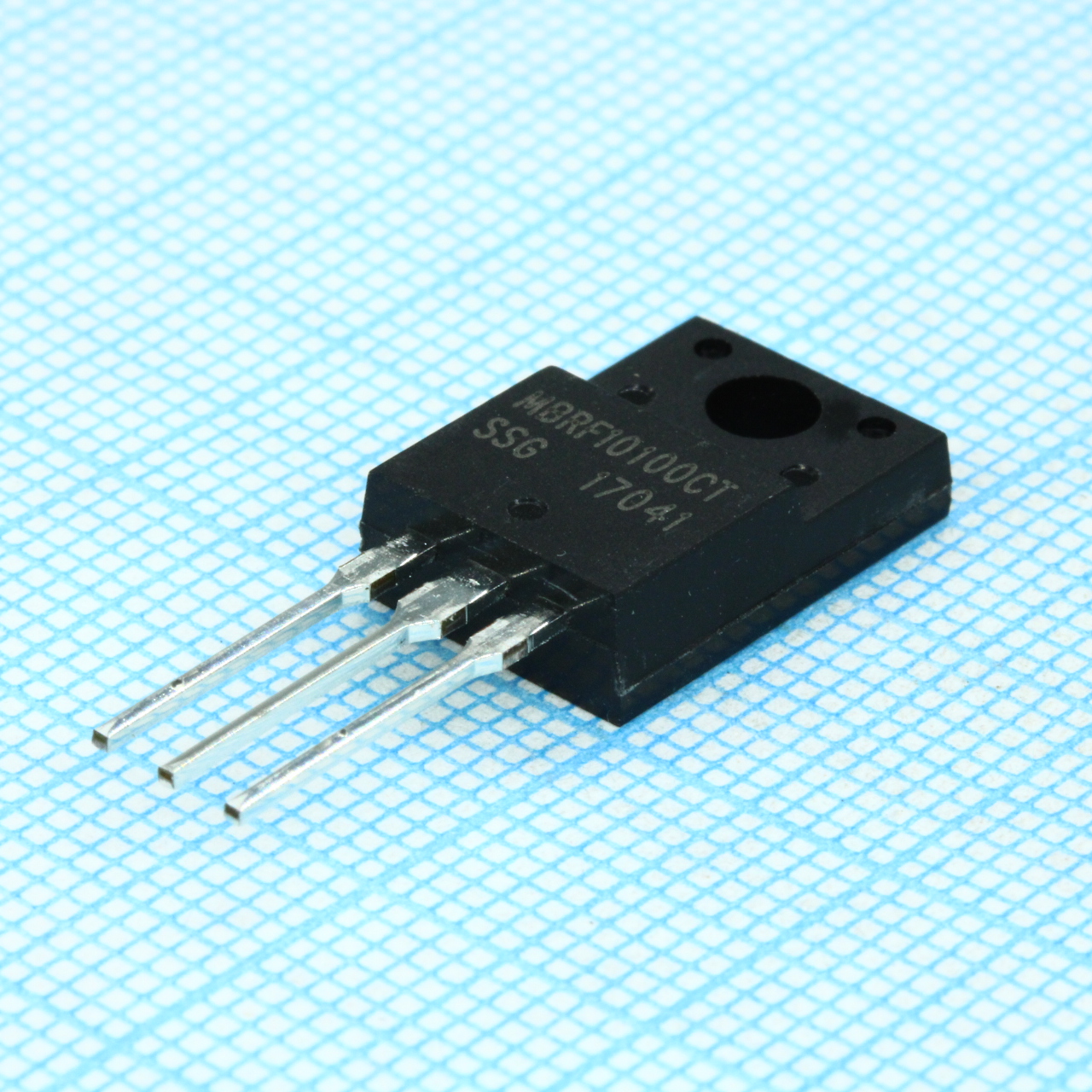 MBRF10100CT - Диод Шоттки х2 100V  2x5A 0.76V общий катод