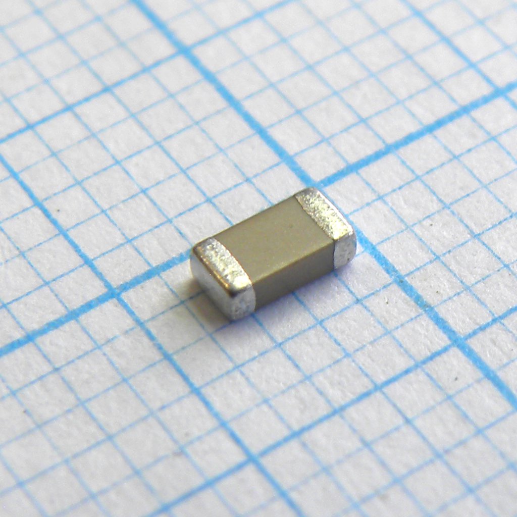 B72520T0060M062 - SMD варистор 1206 6Vac/8Vdc 200A 25V(1mA), стандартн. серия, лента в катушке (SIOV-CT1206M6G)