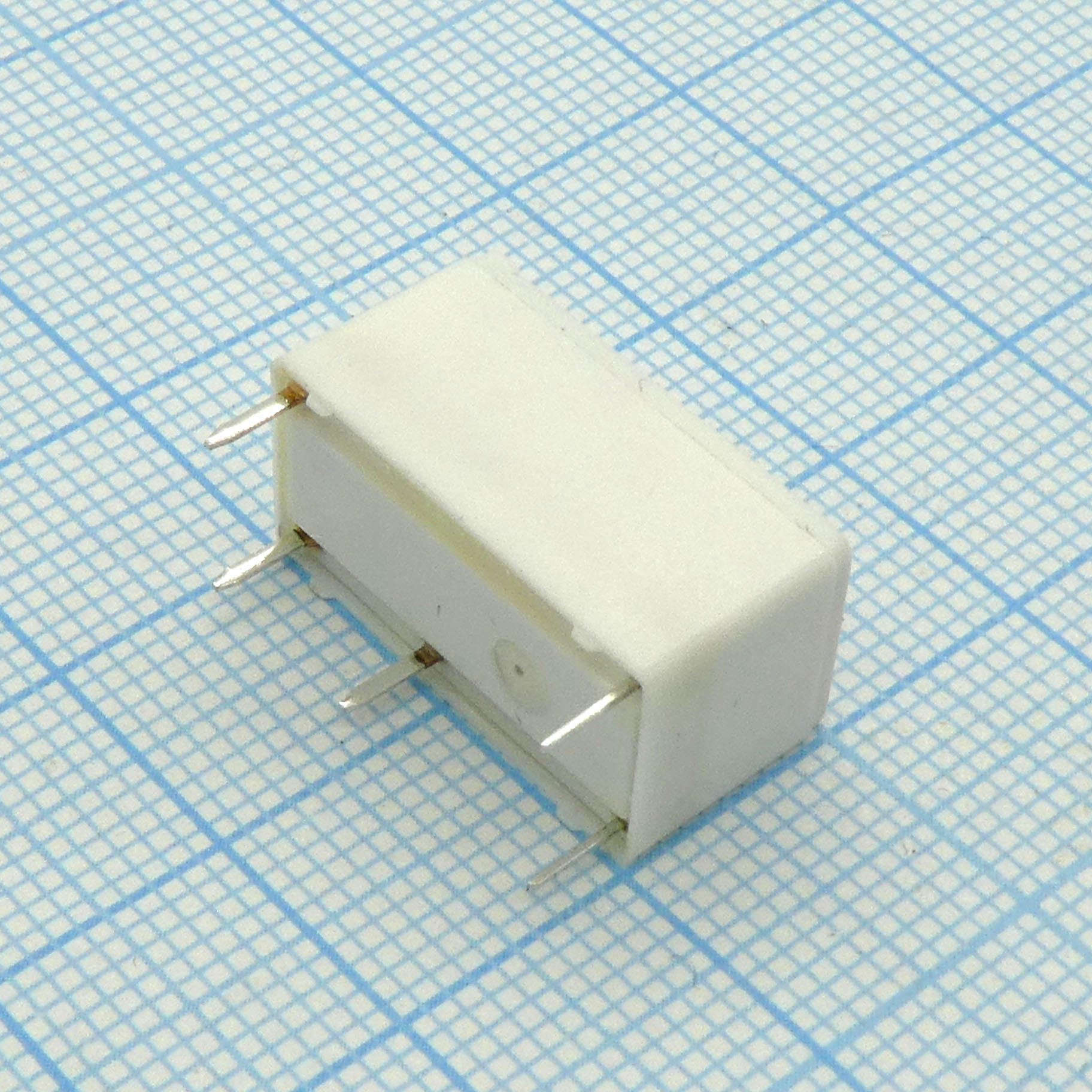 32.21.7.024.4000 - Субминиатюрное электромеханическое реле; монтаж на печатную плату; 1CO 6A; контакты AgSnO2; катушка 24В DC (чувствит.); влагозащита RTIII