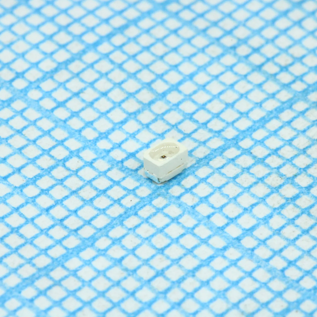 KA-2214SURSK - Светодиод smd 2,2х1,4мм/красный/630нм/55-100мкд/прозрачный/120°
