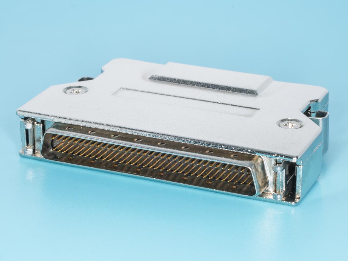 MDI-68M - Разъем Micro D-SUB 68 контактов, вилка на кабель с корпусом, зажим