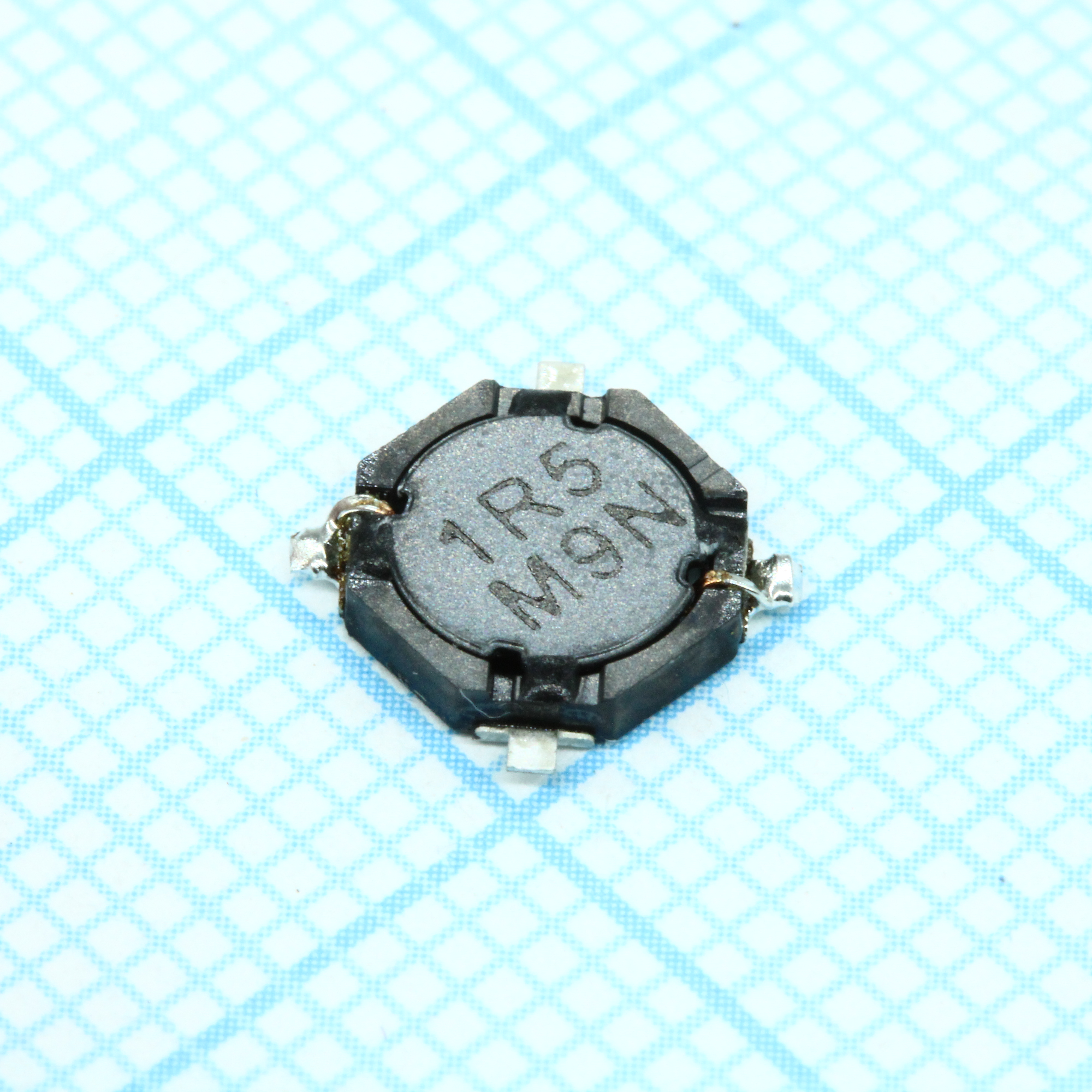 CDRH6D12NP-1R5NC - Силовая SMD индуктивность 1.5мкГн ±30% 2.8A 0.041Ом c магнитным экраном