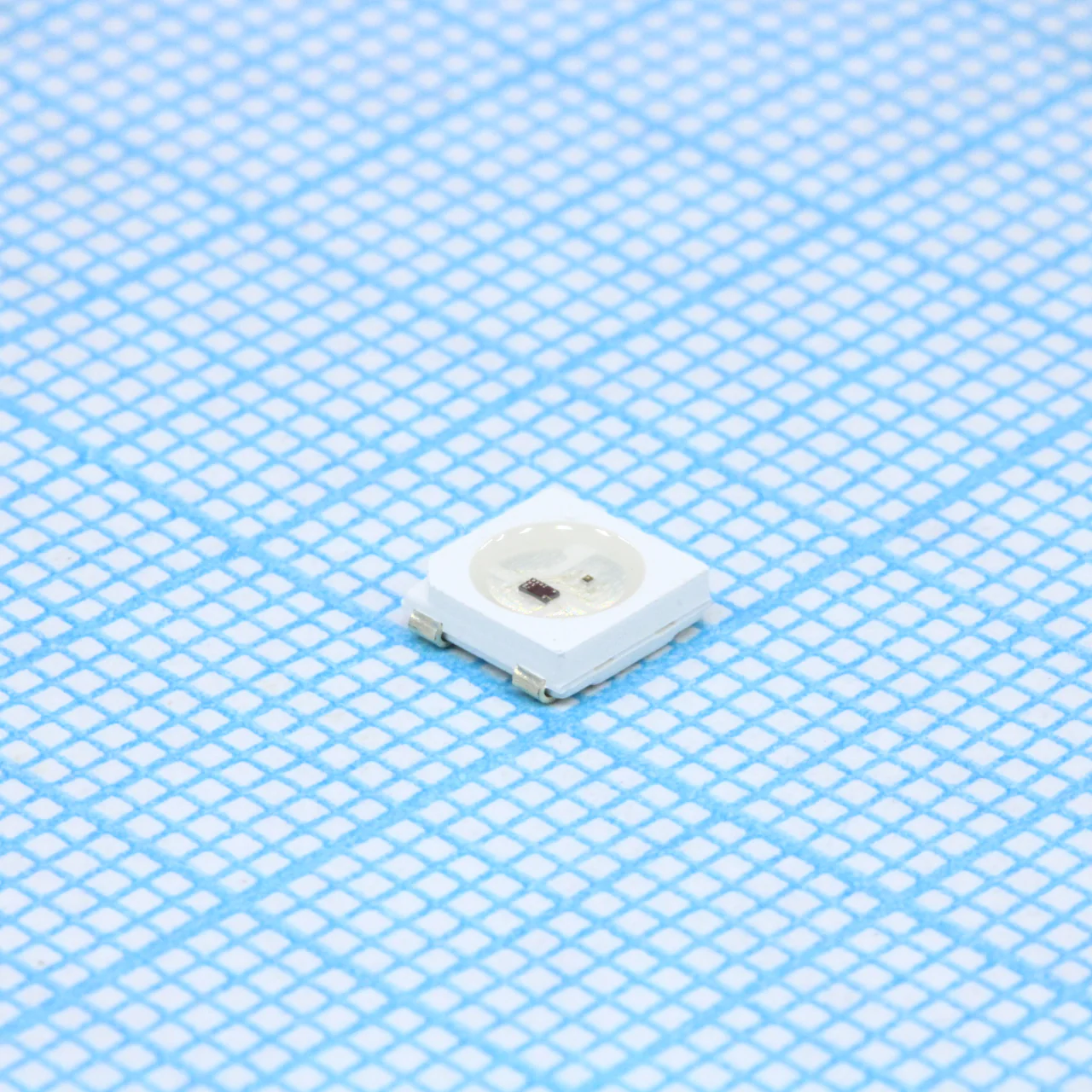 WS2812B-V5 - Светодиод для поверхностного монтажа RGB-LED со встроенной схемой управления