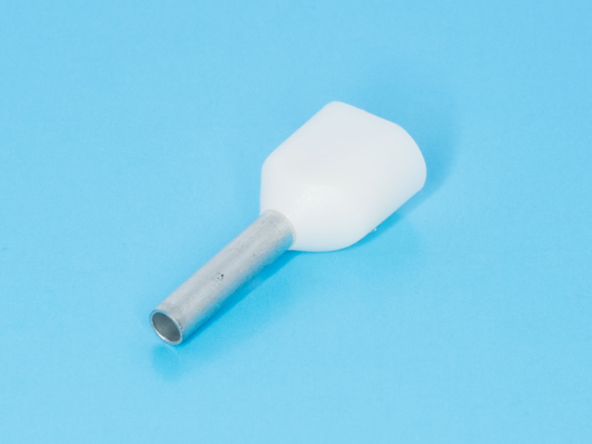 TIC2-0.5-8 - Наконечник 8мм для обжима двух многожильных кабелей 0,5мм, изолированный, кратно 100шт.