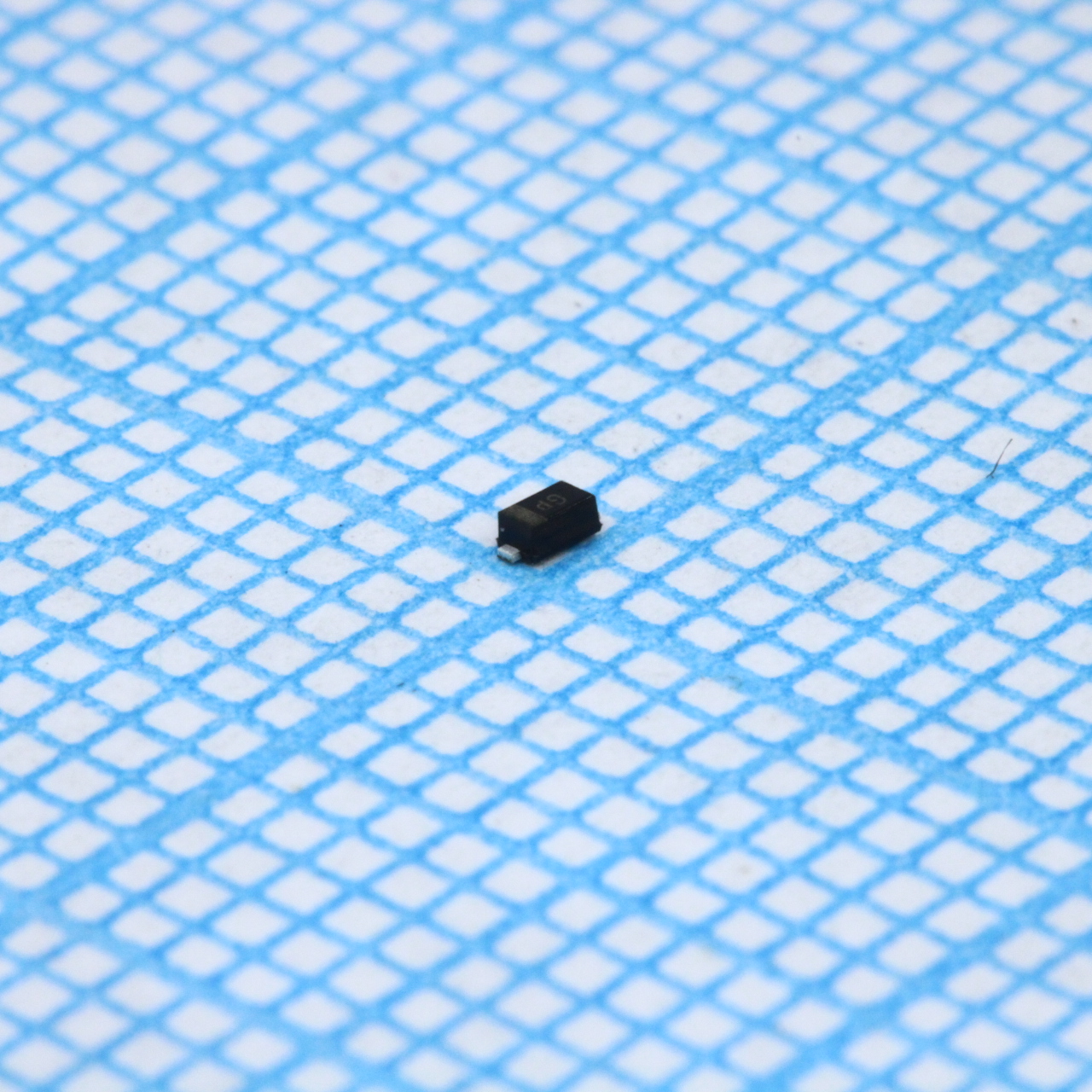 BAR6302VH6327 - Диод высокочастотный 0.21пФ 50В, SC-79