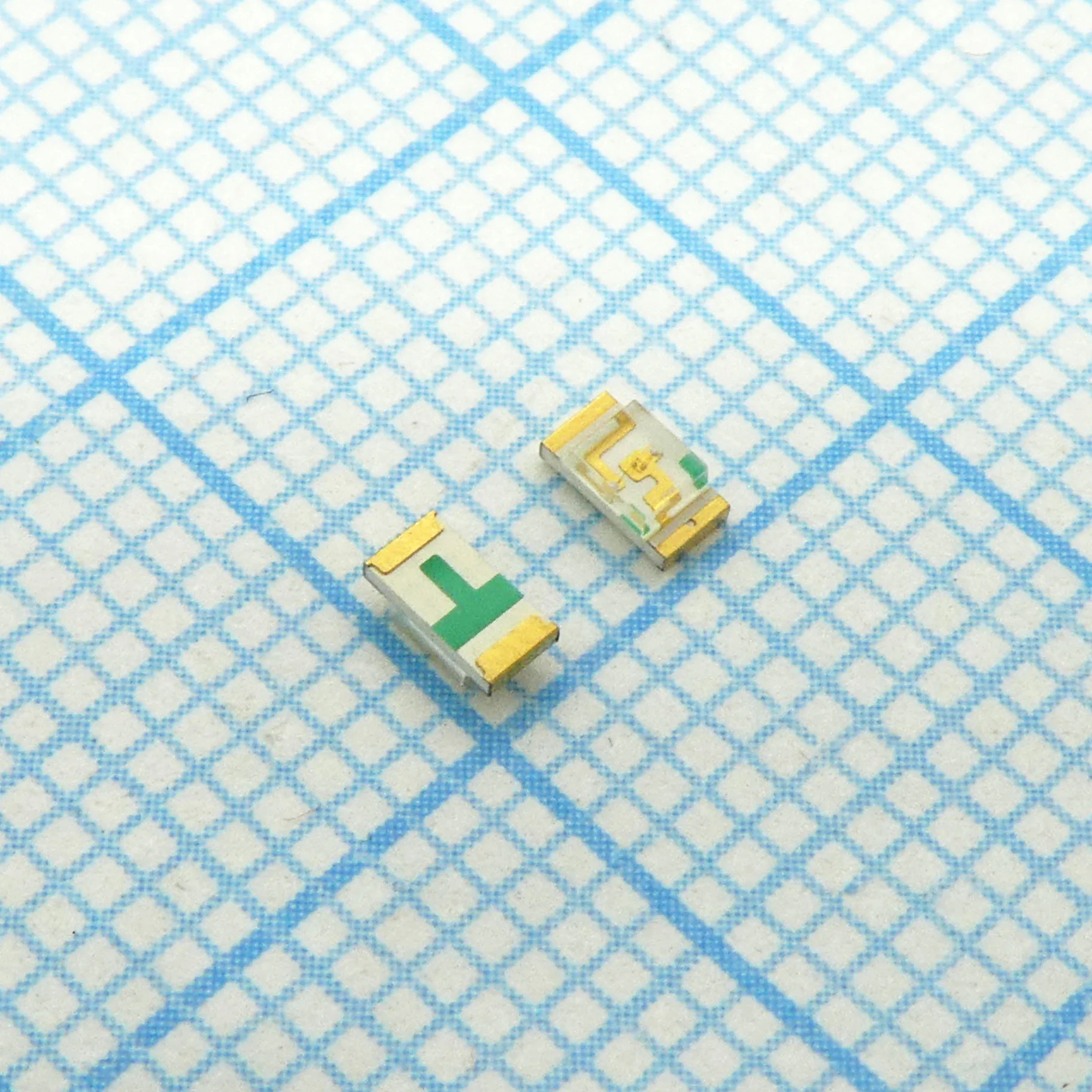 KP-3216QWF-D - Светодиод smd 3,2х1,6мм/белый/110-250мкд/желтый флуоресцентный/120°
