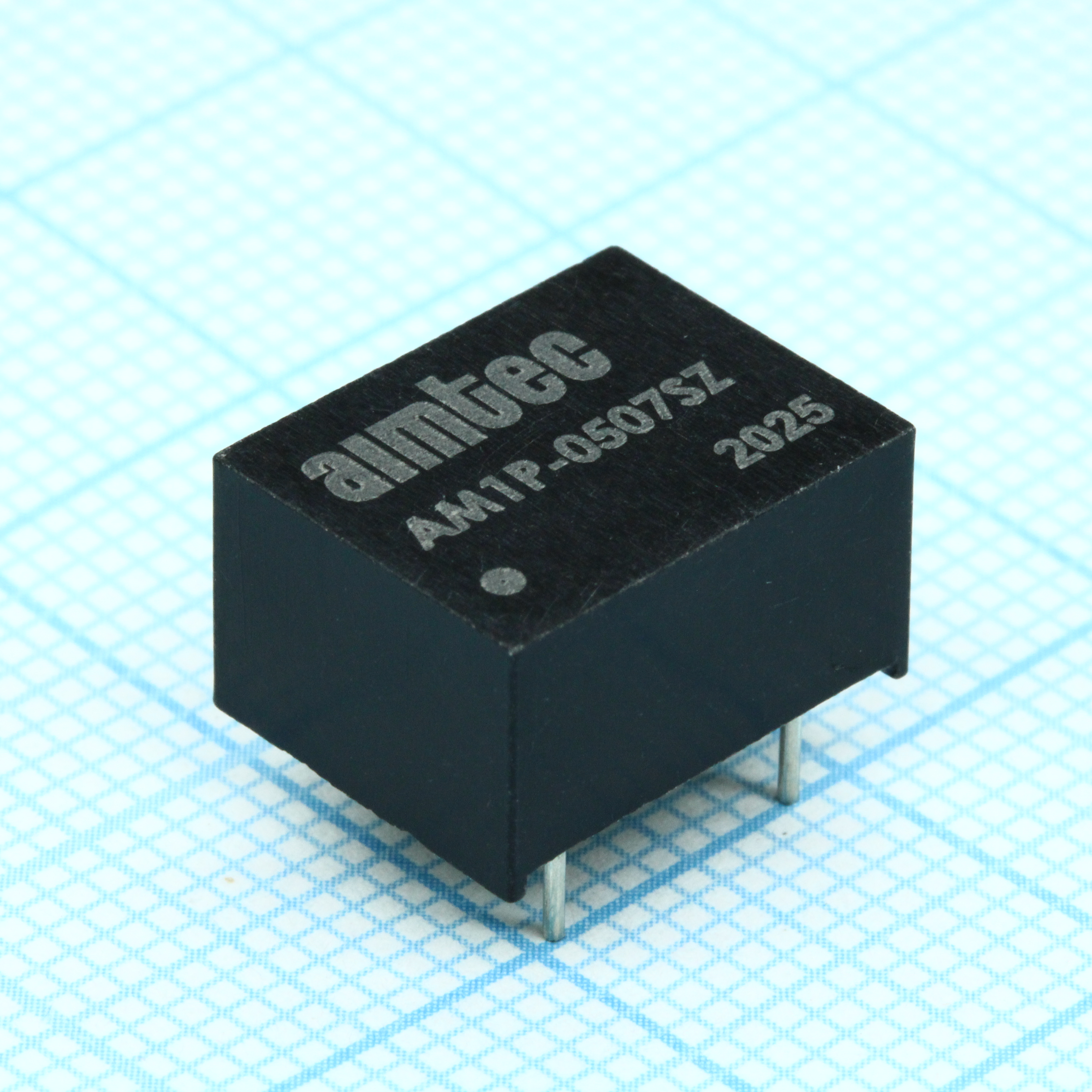 AM1P-0507SZ - DC/DC, 1Вт, вход 4.5…5.5В, выход 7.2В/0.139А, изоляция 1000В DC, КПД 83%, максимальная емкостная нагрузка не более 220мкФ, DIP8, 12.7x10.16x6.85мм, -40…85°C, пластик