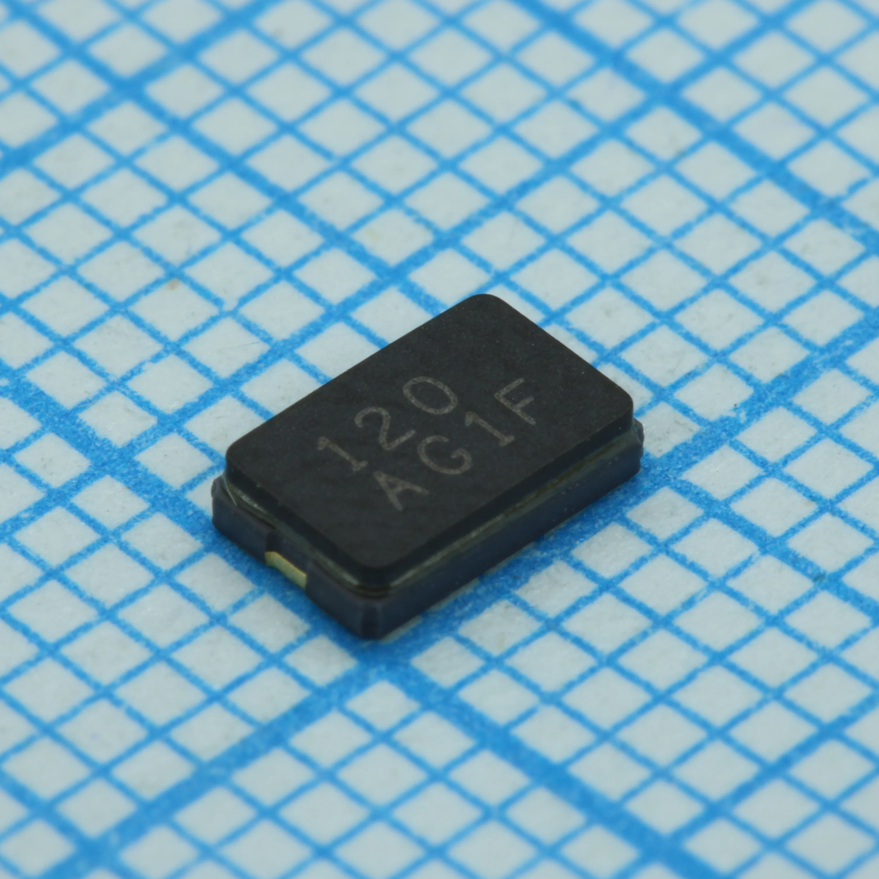 ABM3-12.000MHZ-B2-T - Резонатор кварцевый 12 МГц 20 ppm 18 пФ -20....+70°С SMT