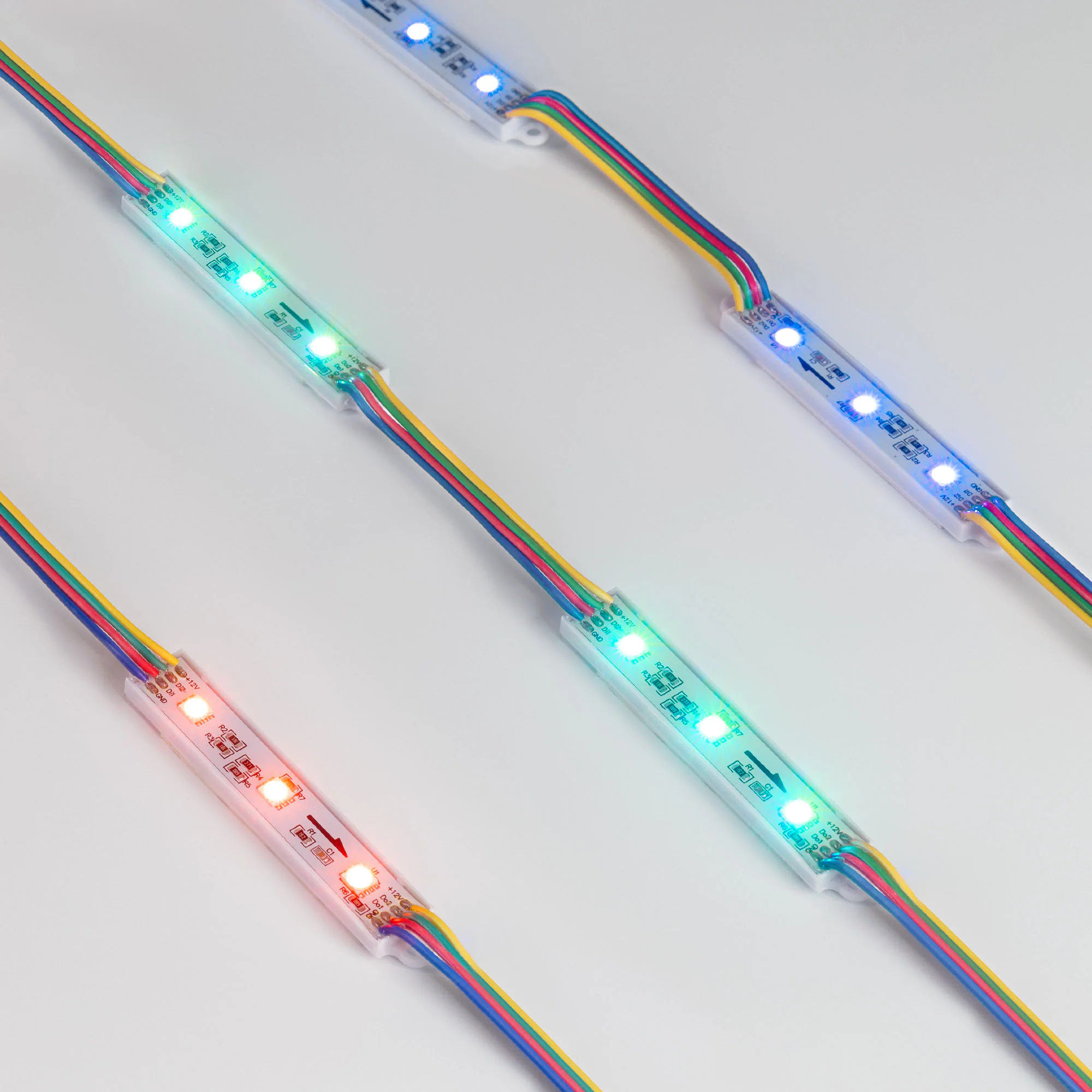Модуль управляемый SPI-B3 12V RGB-RAM (0.6W, IP66, 120 deg) 036824 - Управляемый светодиодный модуль SPI, RGB, микросхема P9883, напряжение 12 В, мощность 0.6 Вт, 3 светодиода SMD 5060, угол 120°. Создание медиафасадов, 20 шт на проводе, расстояние между 