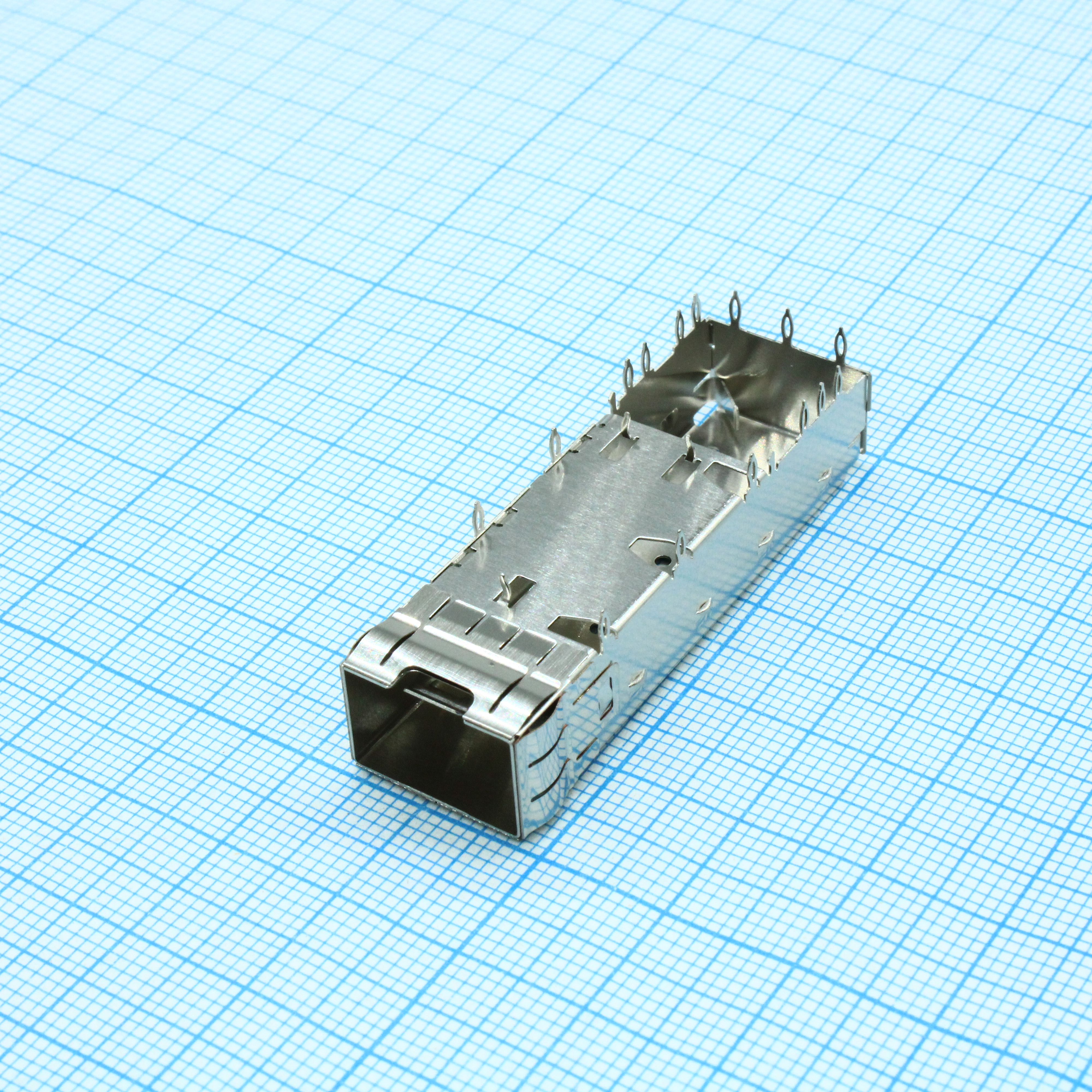 747540101 - Корпус соединителя SFP 1 порт 3.05мм