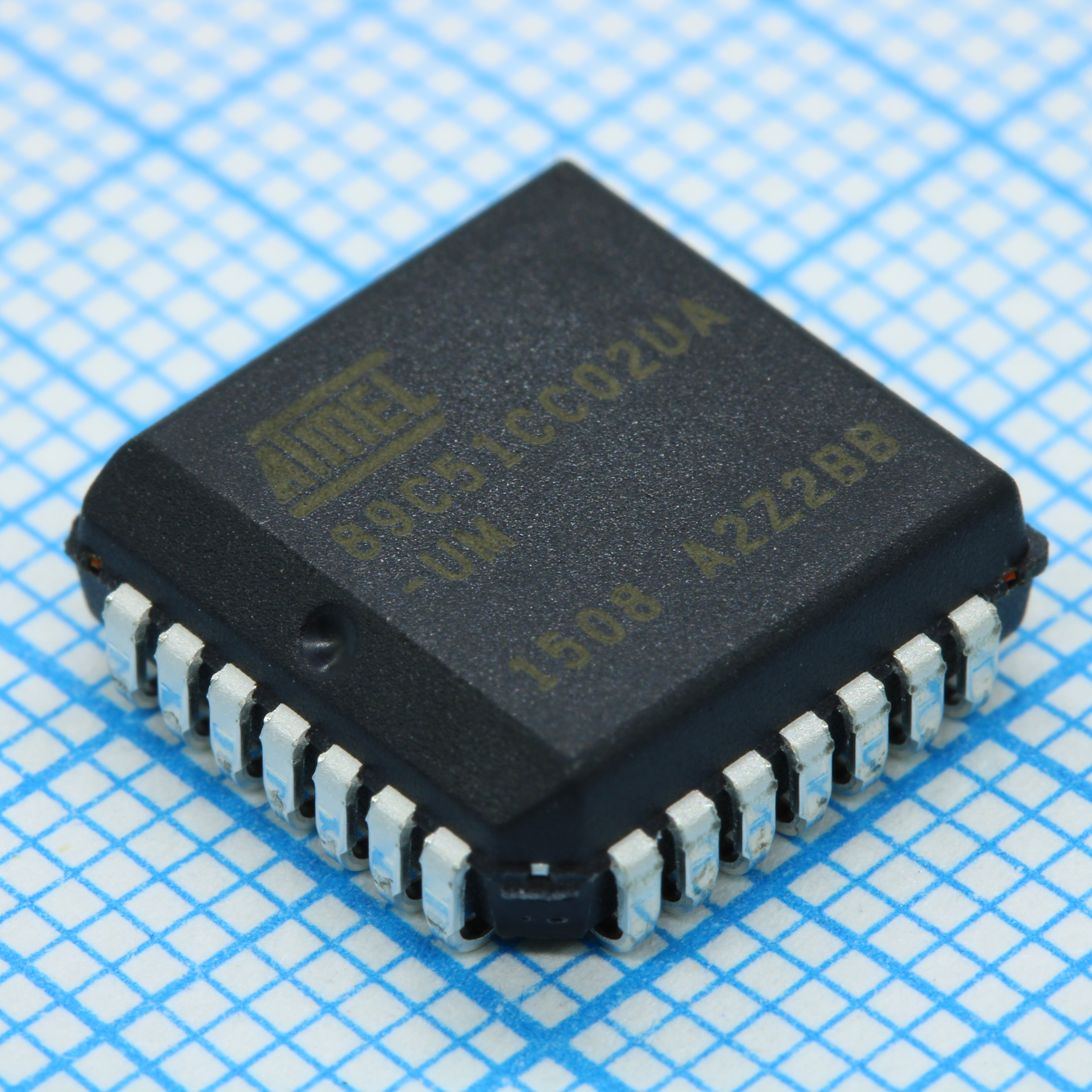 AT89C51CC02UA-SISUM - Микроконтроллер 8-бит 8051 16Кбайт Флэш-память питание 3.3В/5В 28-Pin PLCC туба