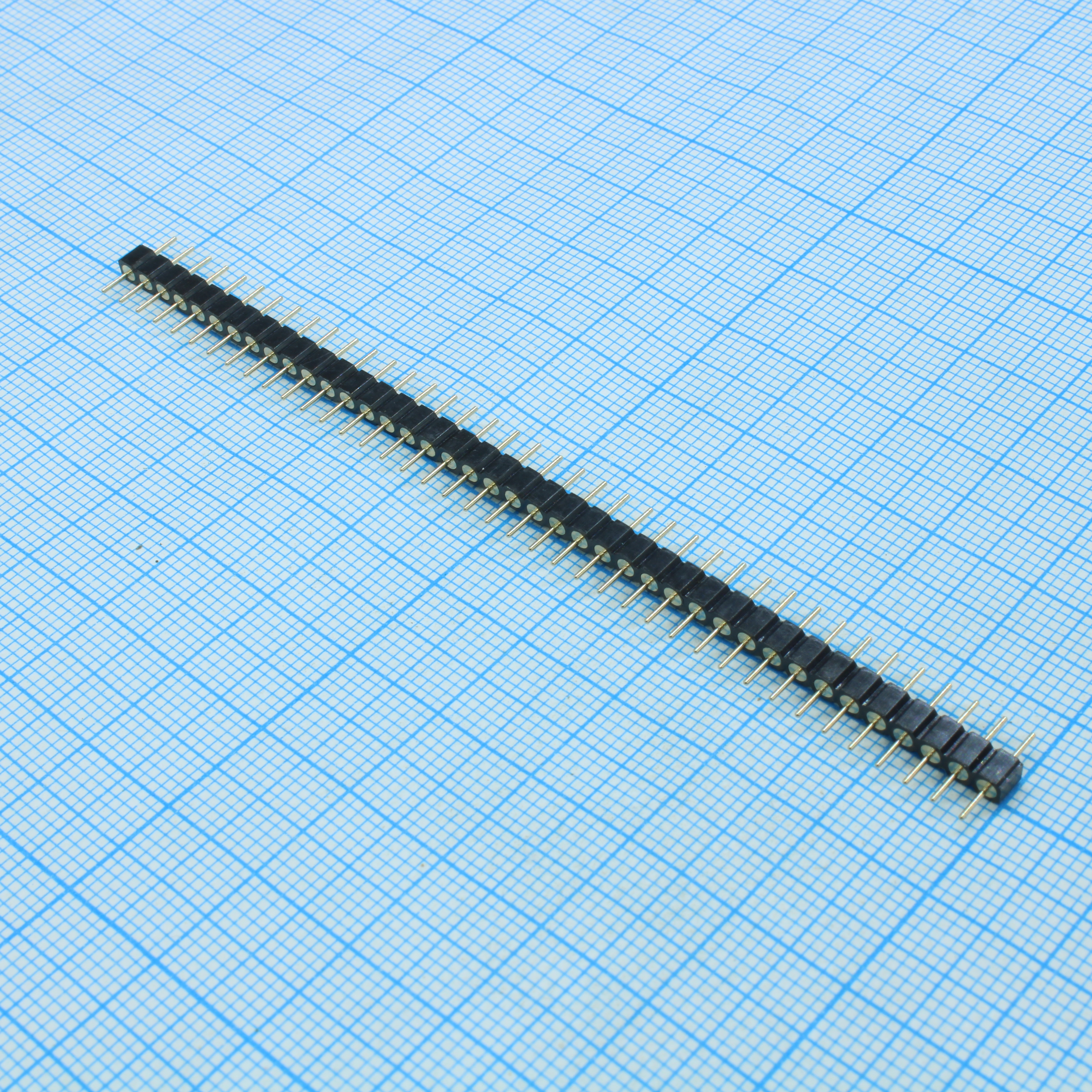 DS1004-1X40F11-B - Соединитель штыревой цанговый однорядный 40pin для монтажа в отверстия, шаг 2.54мм (L=10мм)