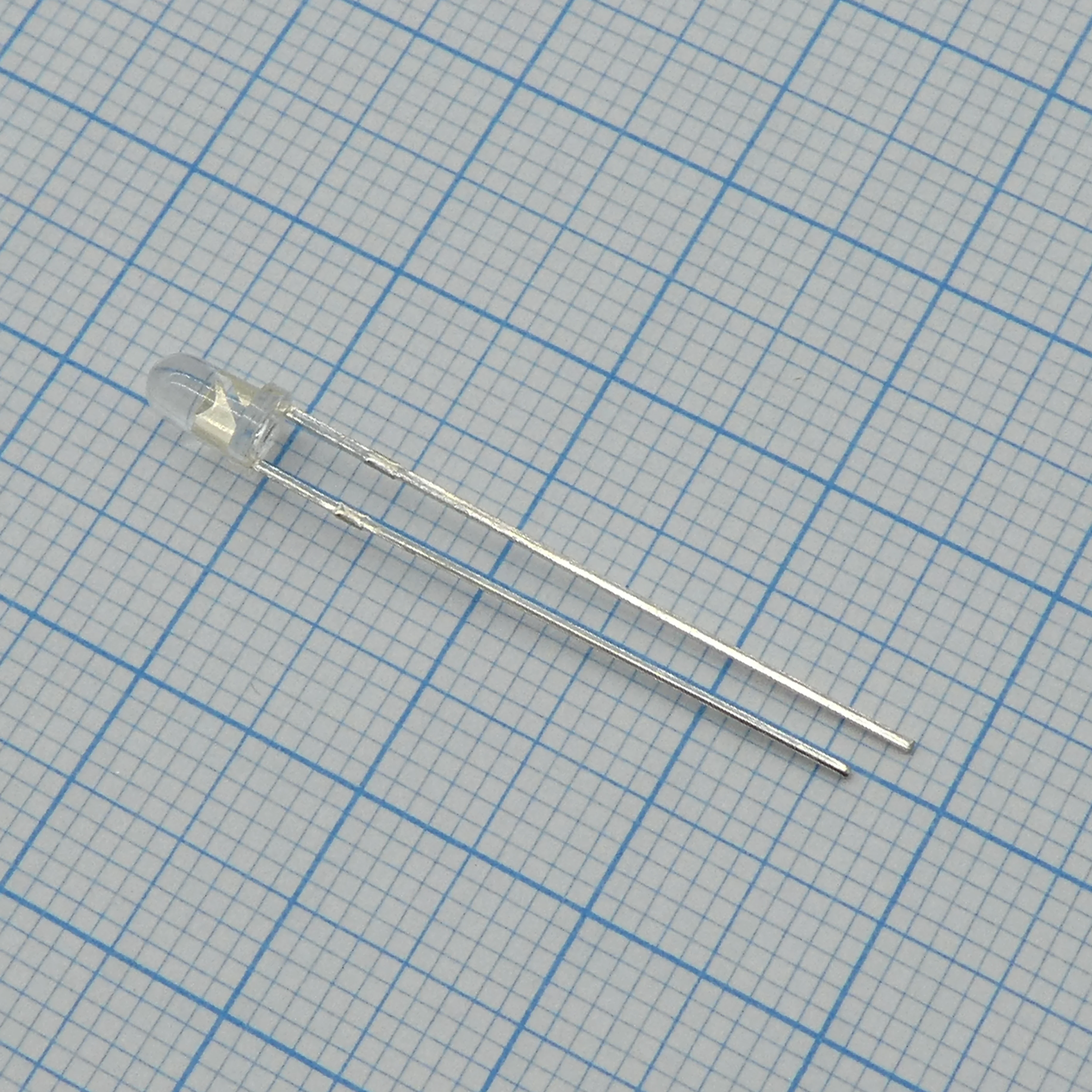 FYL-3014SUGC1A - Светодиод 3мм/зеленый/570нм/800мкд/прозрачный/30°