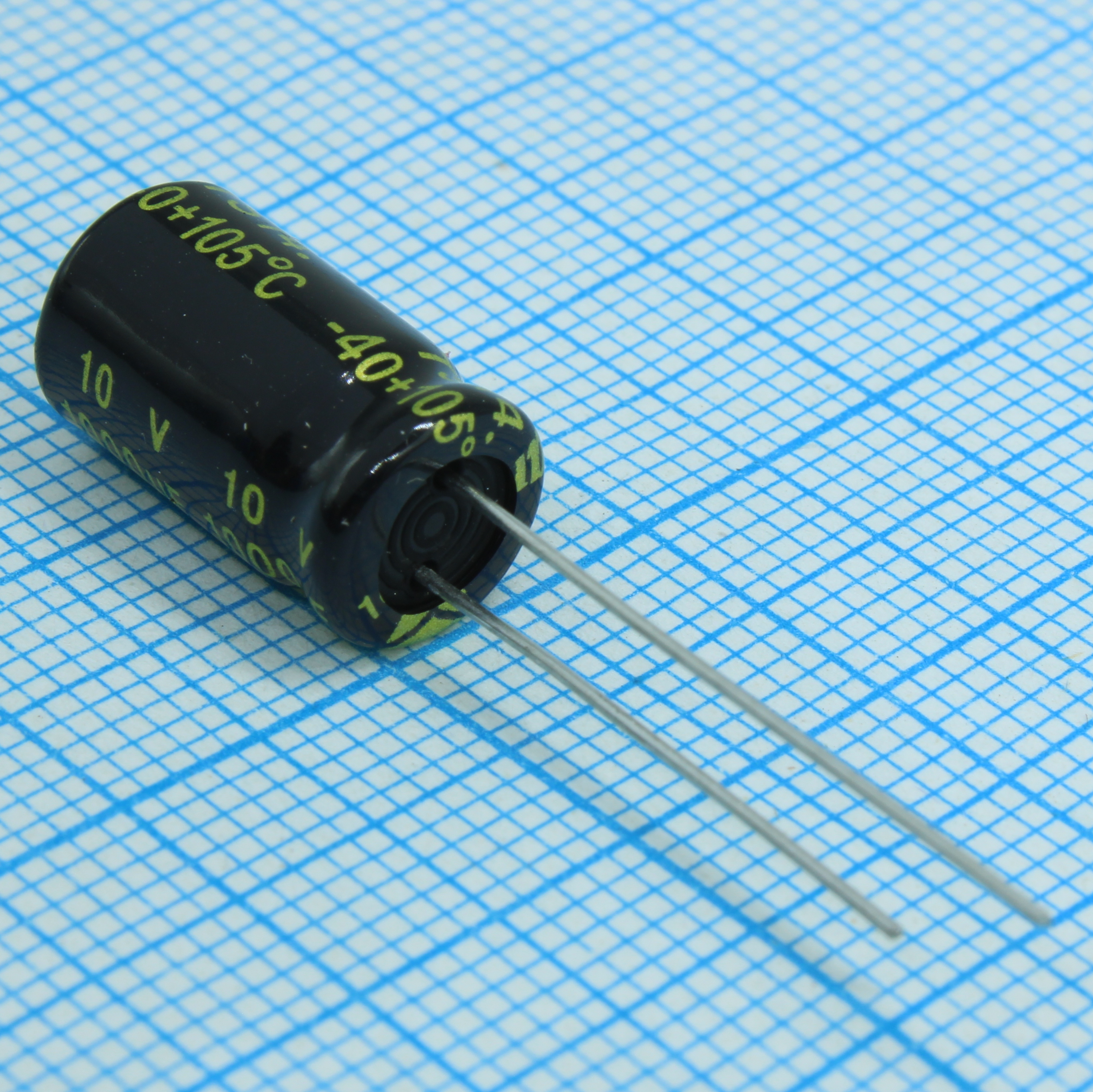 TS13DE1E471MSB040R - Конденсатор алюминиевый электролитический радиальный 470мкФ 25В ±20% 8*14 P:3.5мм 2000ч 85°C