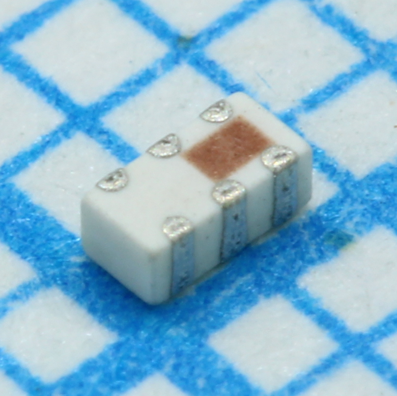 2450BM14G0011T - Фильтр-балун с согласованным импедансом 6 выводов лента на катушке