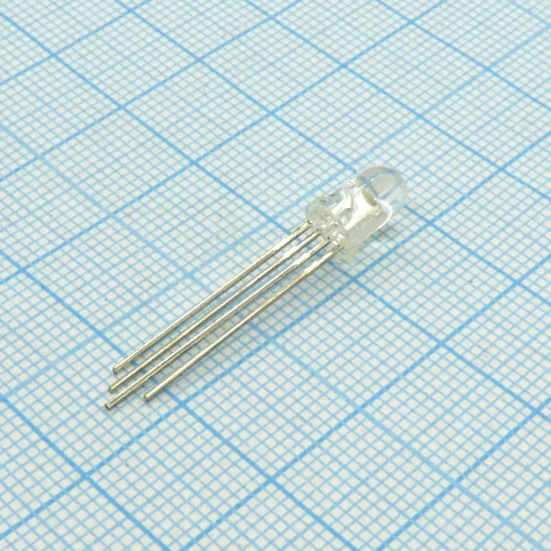 L-154A4SURKQBDZGC - Светодиод 5мм/RGB/красный/630нм/550-1100мкд/зеленый/525нм/1000-1700мкд/синий/465нм/300-700мкд/прозрачный/50°