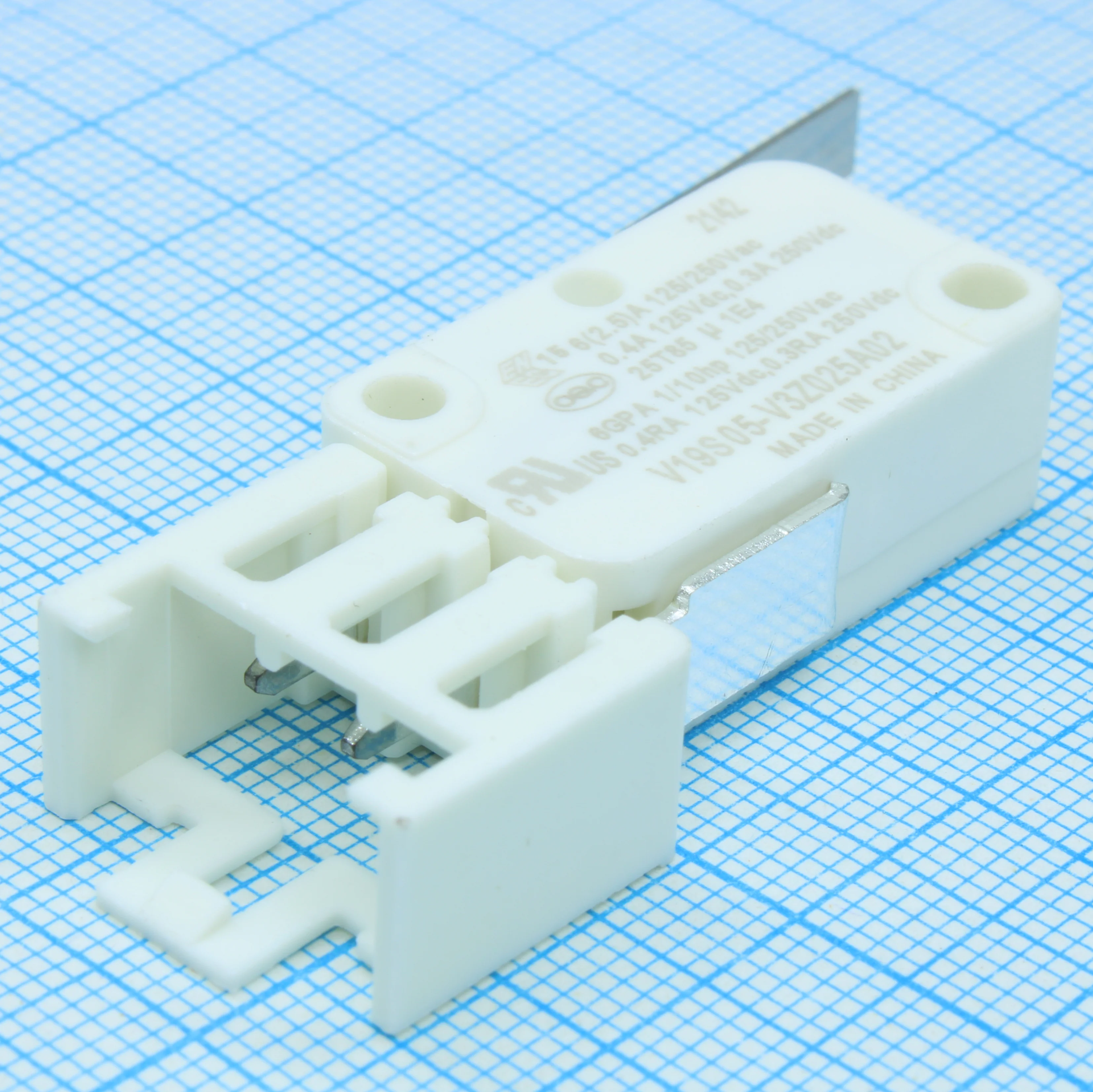 V19S05-V3Z025A02 - микропереключатель SPDT лапка 250В 5А 0.25Н