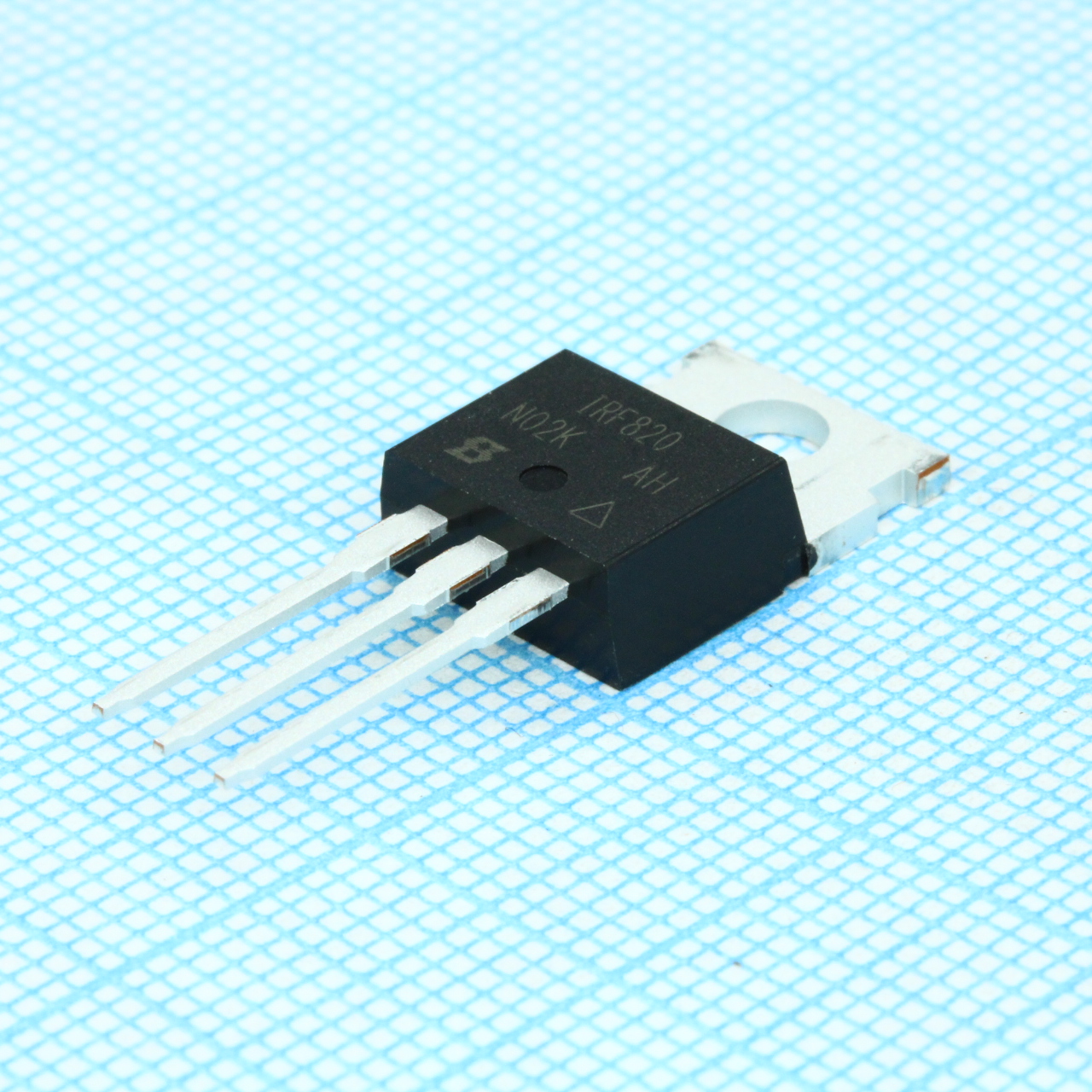 IRF820PBF - Транзистор полевой MOSFET N-канальный 500В 2.5А 50Вт, 3 Ом