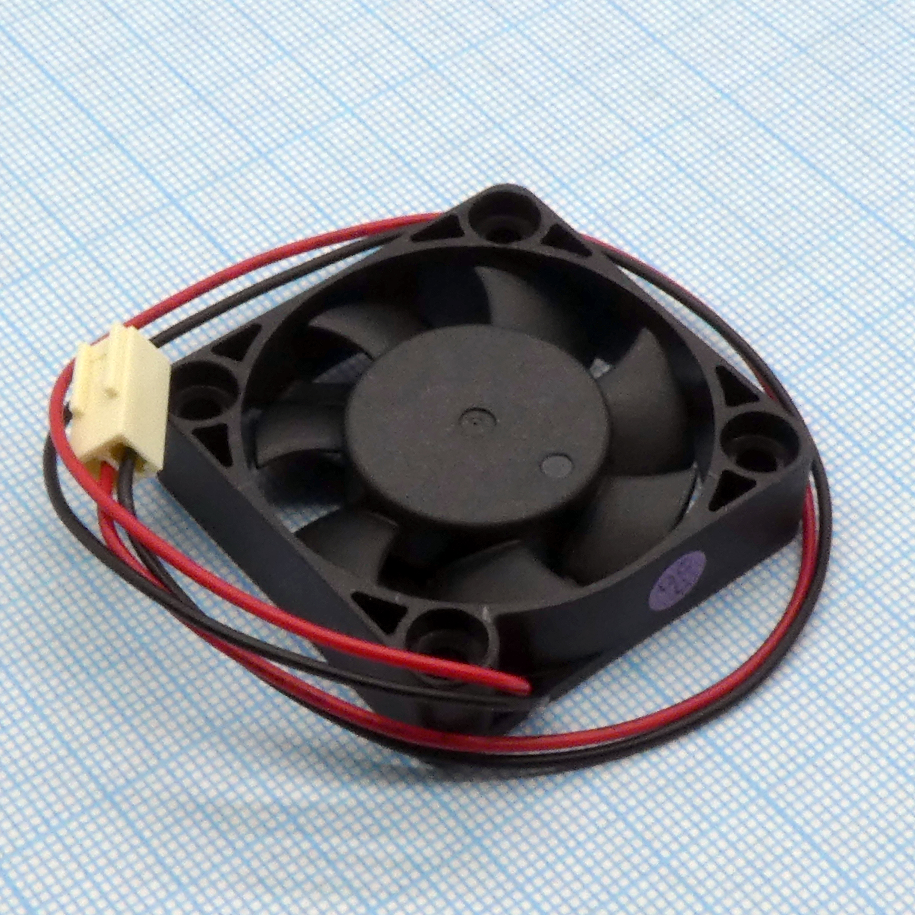 EC4010H12C - Вентилятор 12В, 40х40х10мм, 1 подшипник качения/1 подшипник скольжения, 5500 об/мин