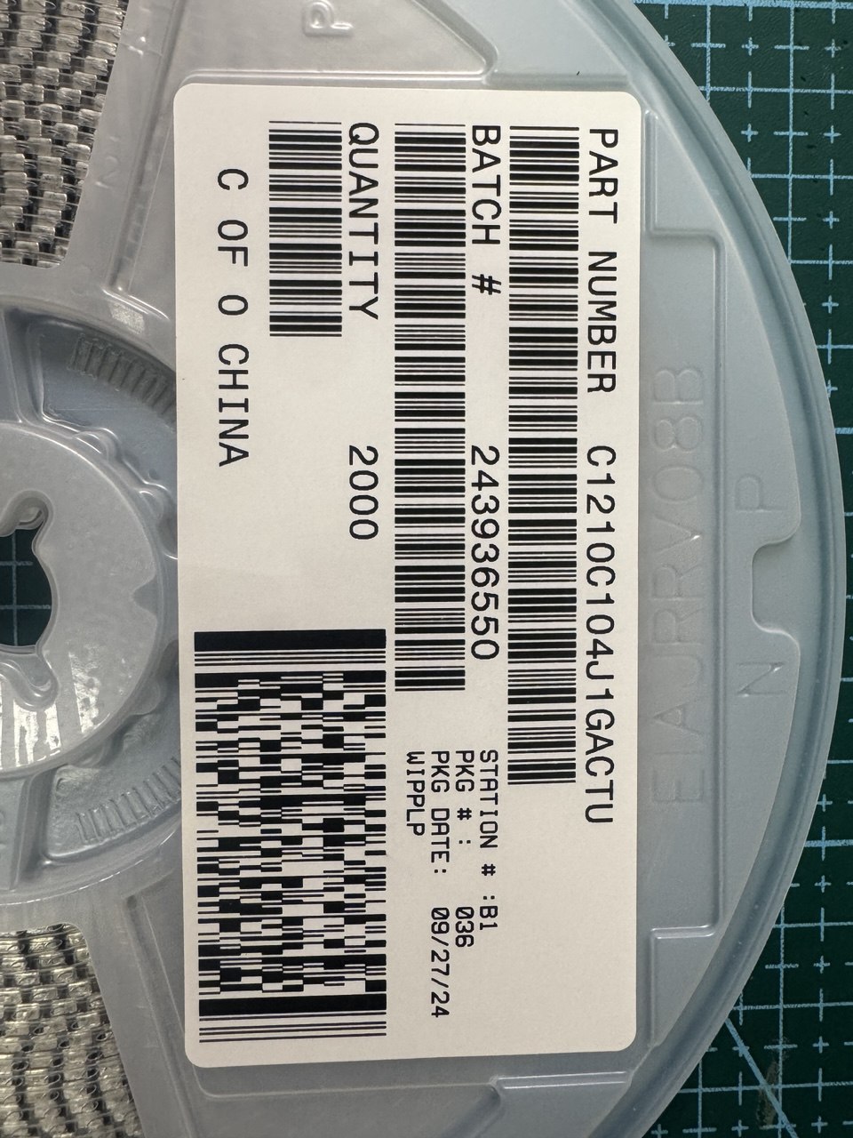 Керамические конденсаторы C1210C104J1GACTU (Kemet)