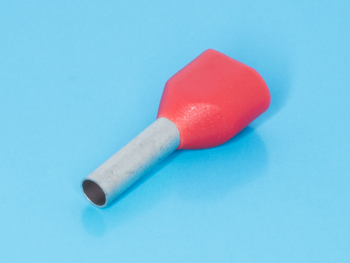 TIC2-1.0-8 - Наконечник 8мм для обжима двух многожильных кабелей 1,0мм, изолированный, кратно 100шт.