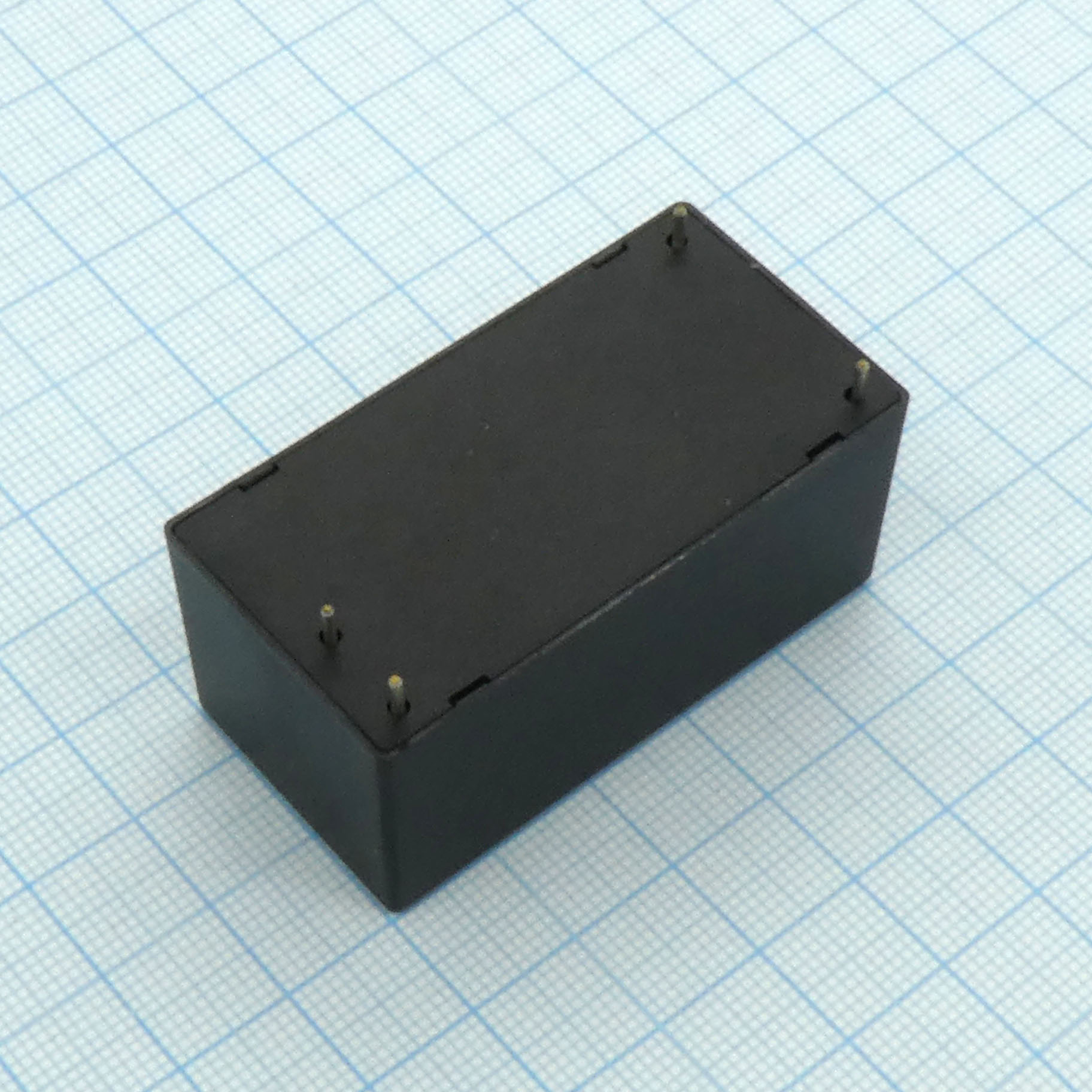 IRM-15-12 - AC-DC, 15 Вт, вход 85...264В AC 47...440 Гц, 120...370B DC, выход 12В/1.25А, изоляция 3000В AC, в корпусе на плату 52.4x27x24мм, -30...+70°C