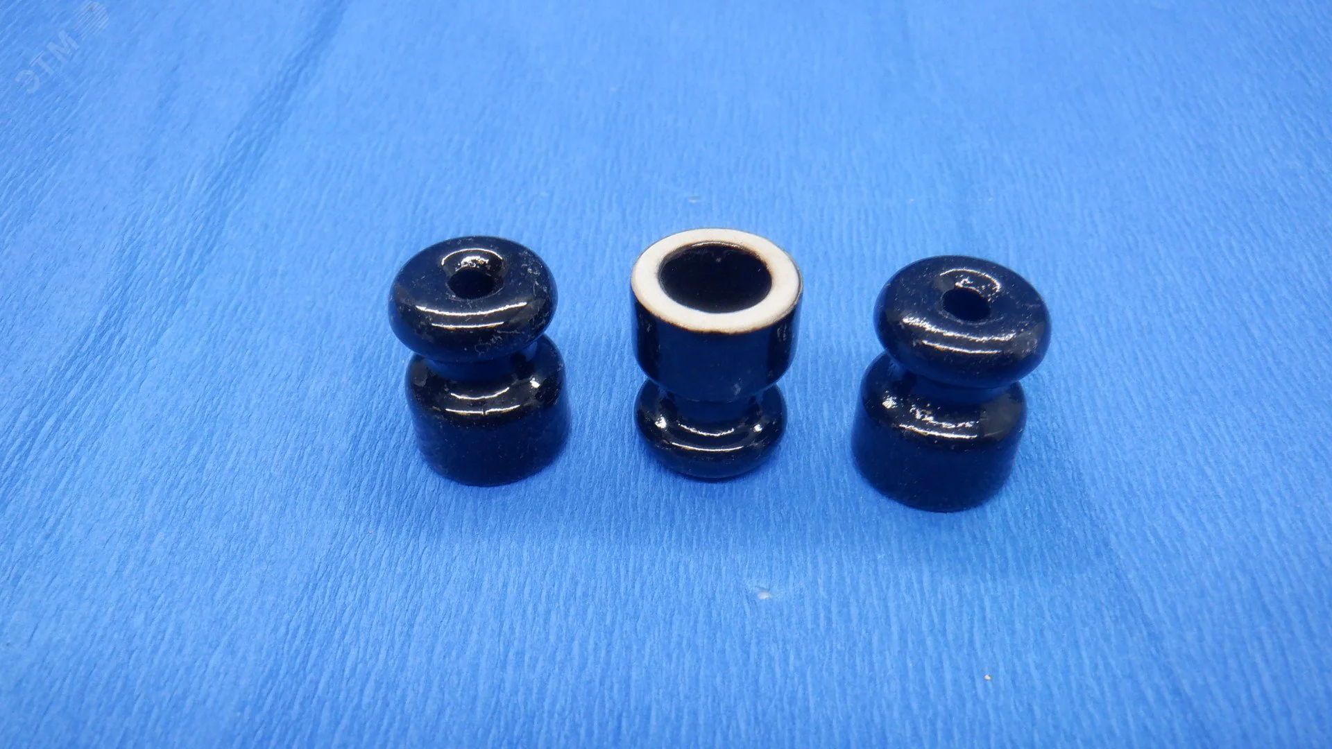 Изолятор ОП керамика черн. (уп.50шт) R1-551-03-50