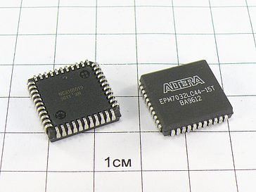 Микросхема EPM7032LC44-15T