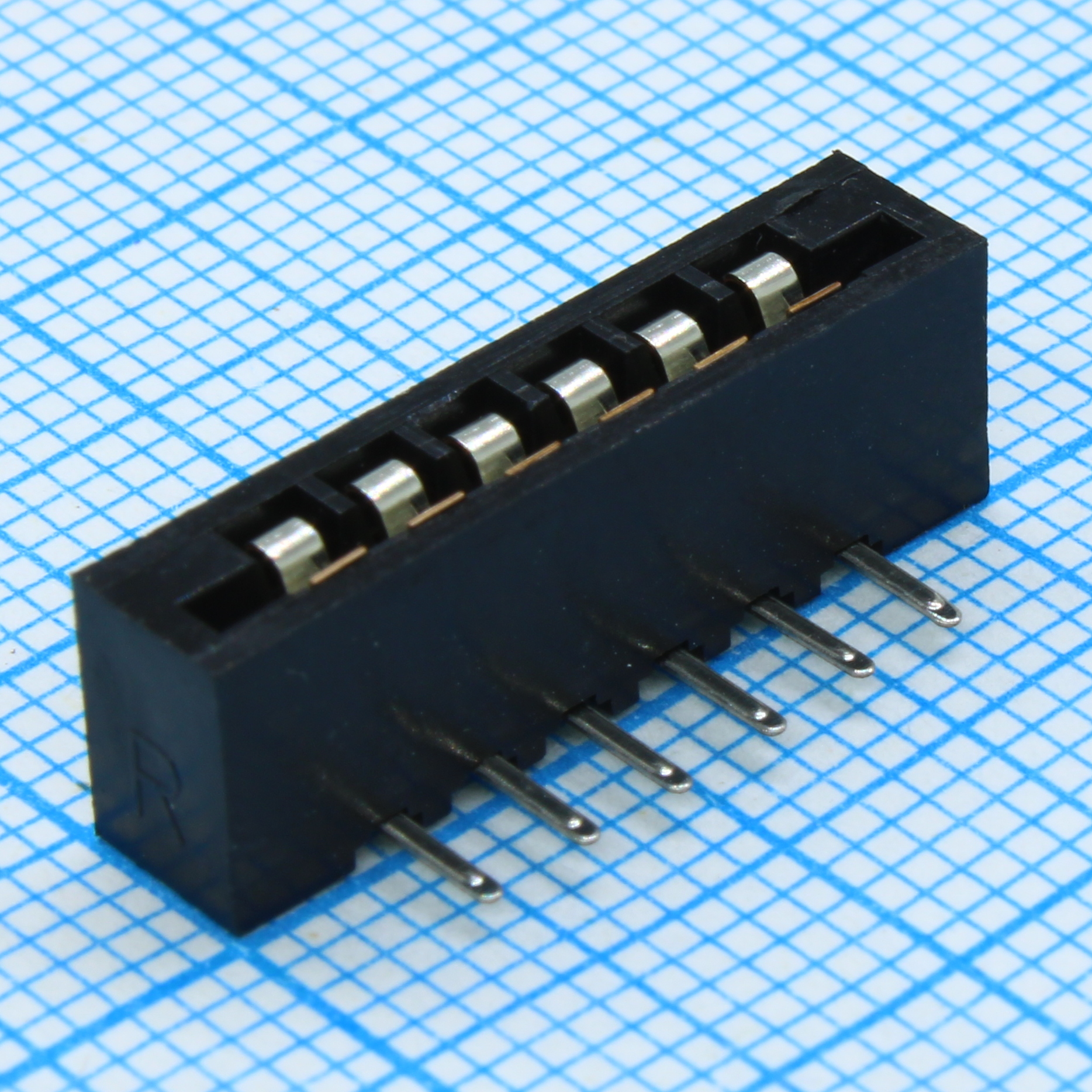 DS1020-06RT1D - FPC разъем для шлейфа на плату угловой 6pin, шаг 2.54мм