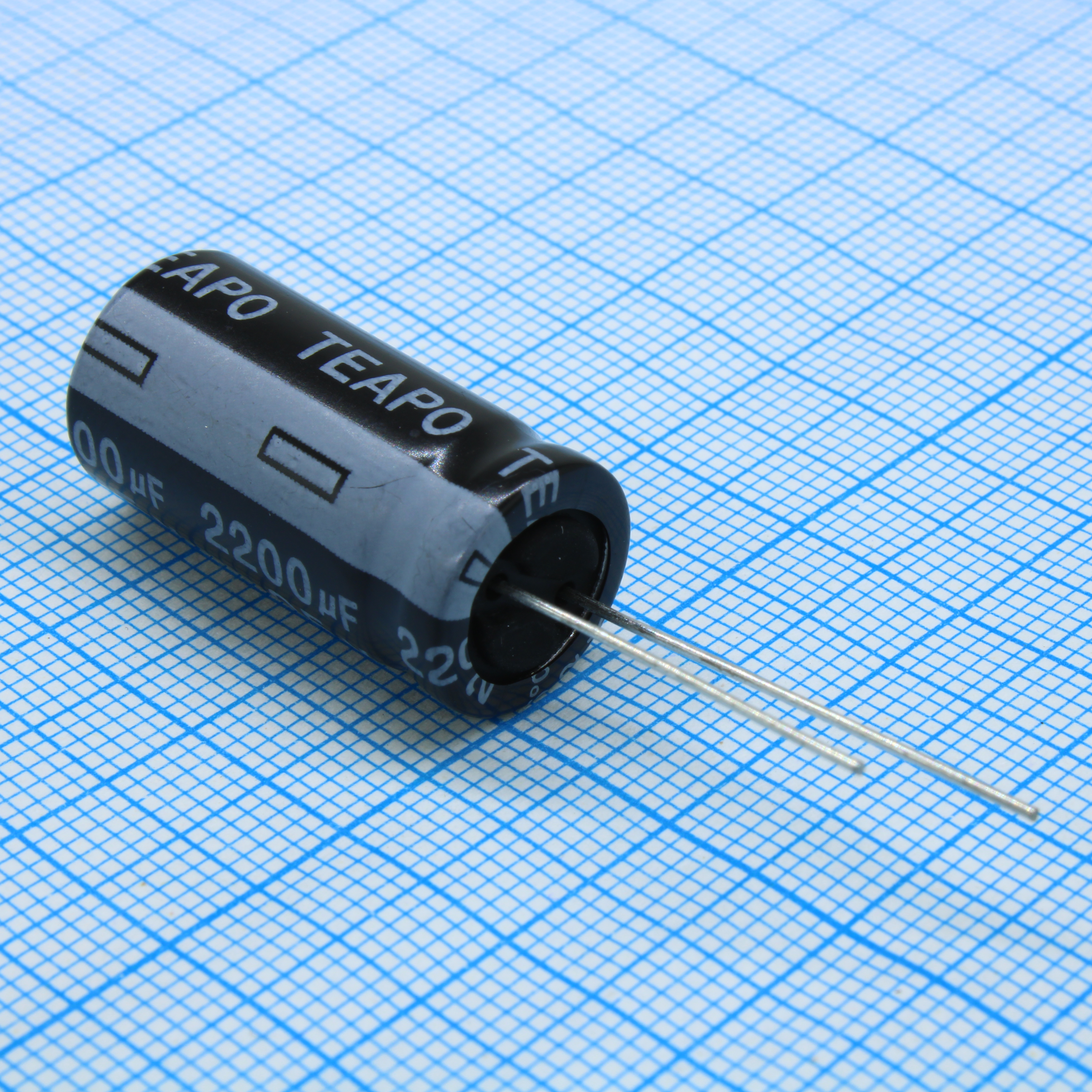 KSH228M025S1G5K25K - Конденсатор алюминиевый электролитический 2200мкФ 25В ±20% (12.5х25мм) радиальный 5мм 1370мА 2000часов 105°C россыпь