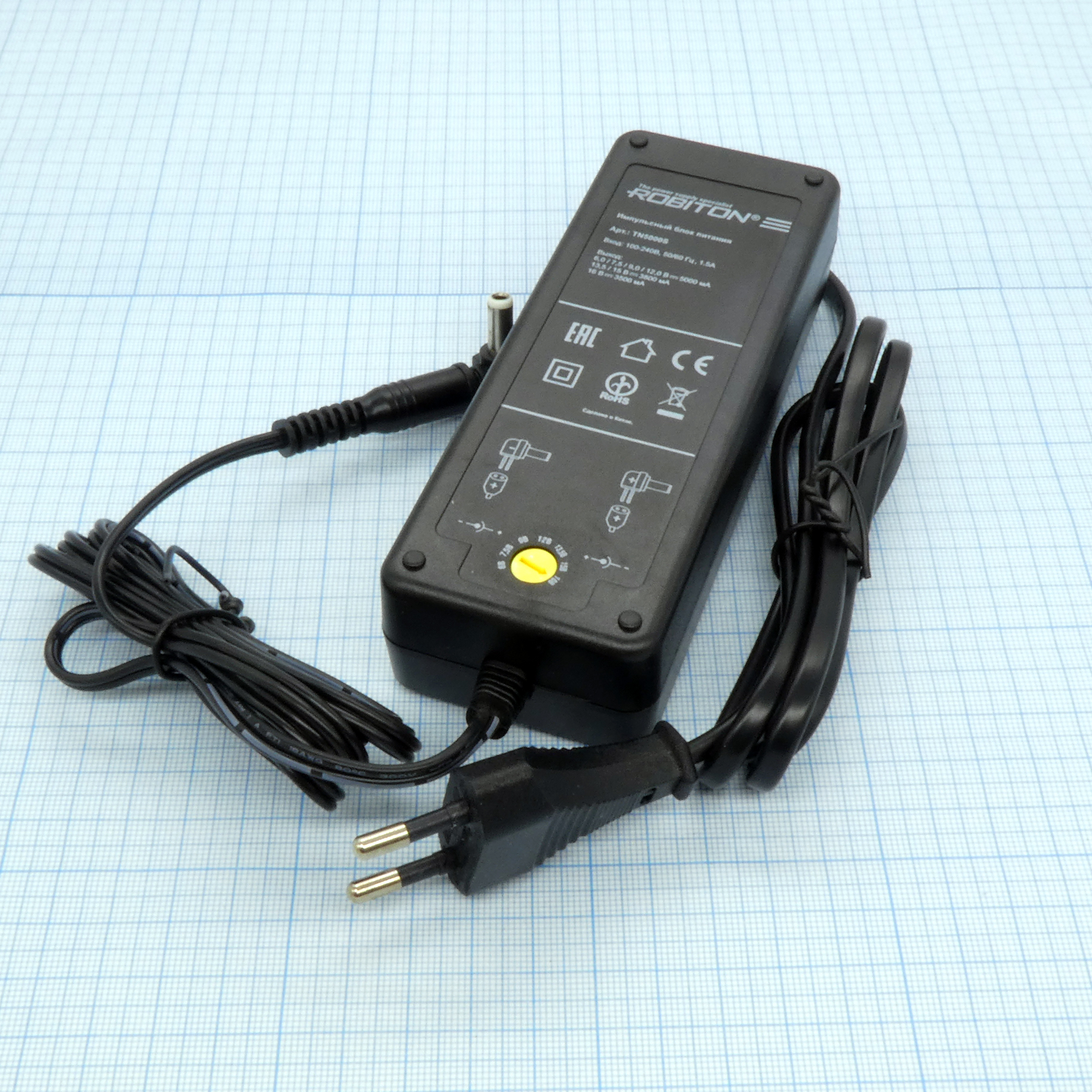 TN5000S - импульсный стабилизированный универсальный блок питания с набором разъёмов