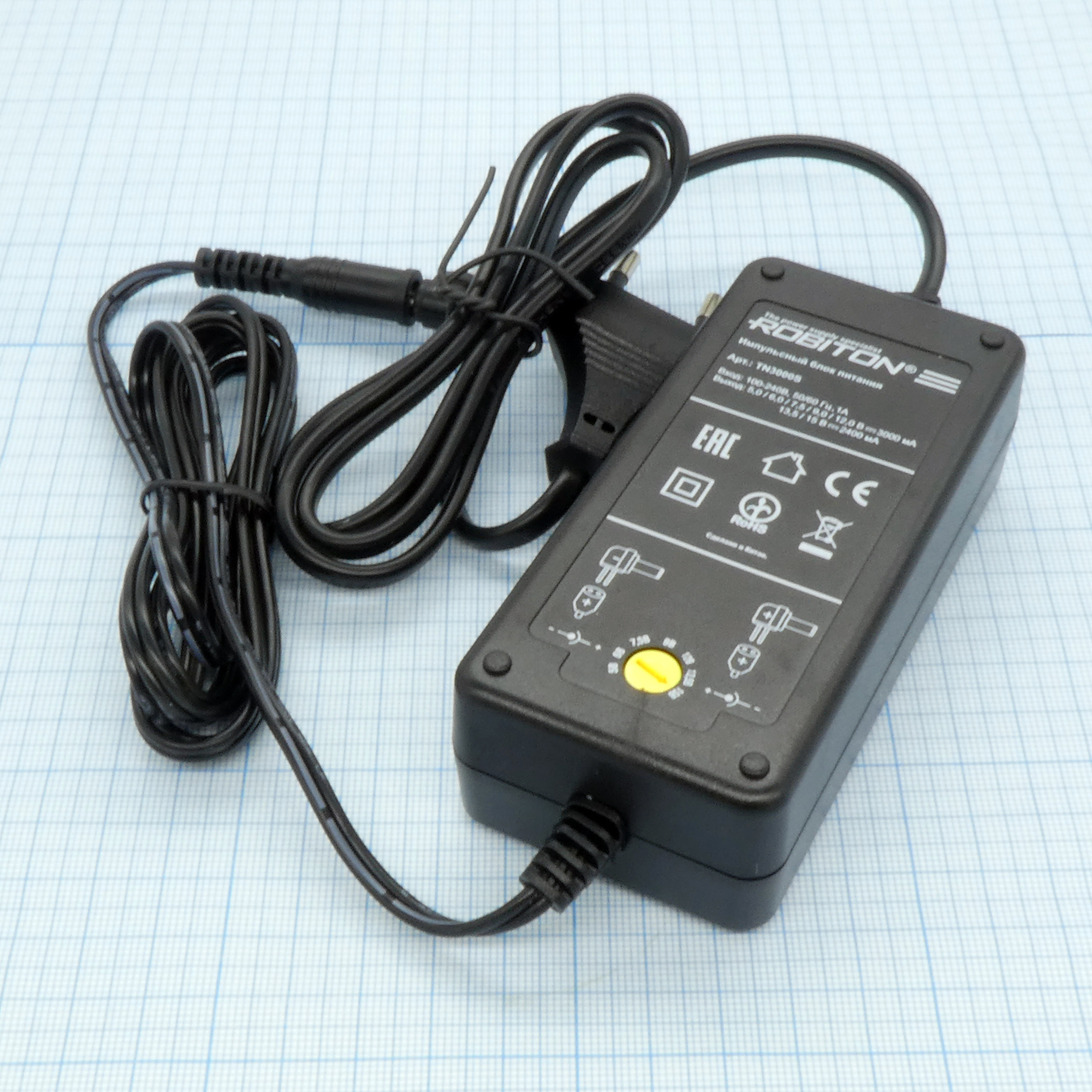 TN3000S - импульсный стабилизированный универсальный блок питания с набором разъёмов