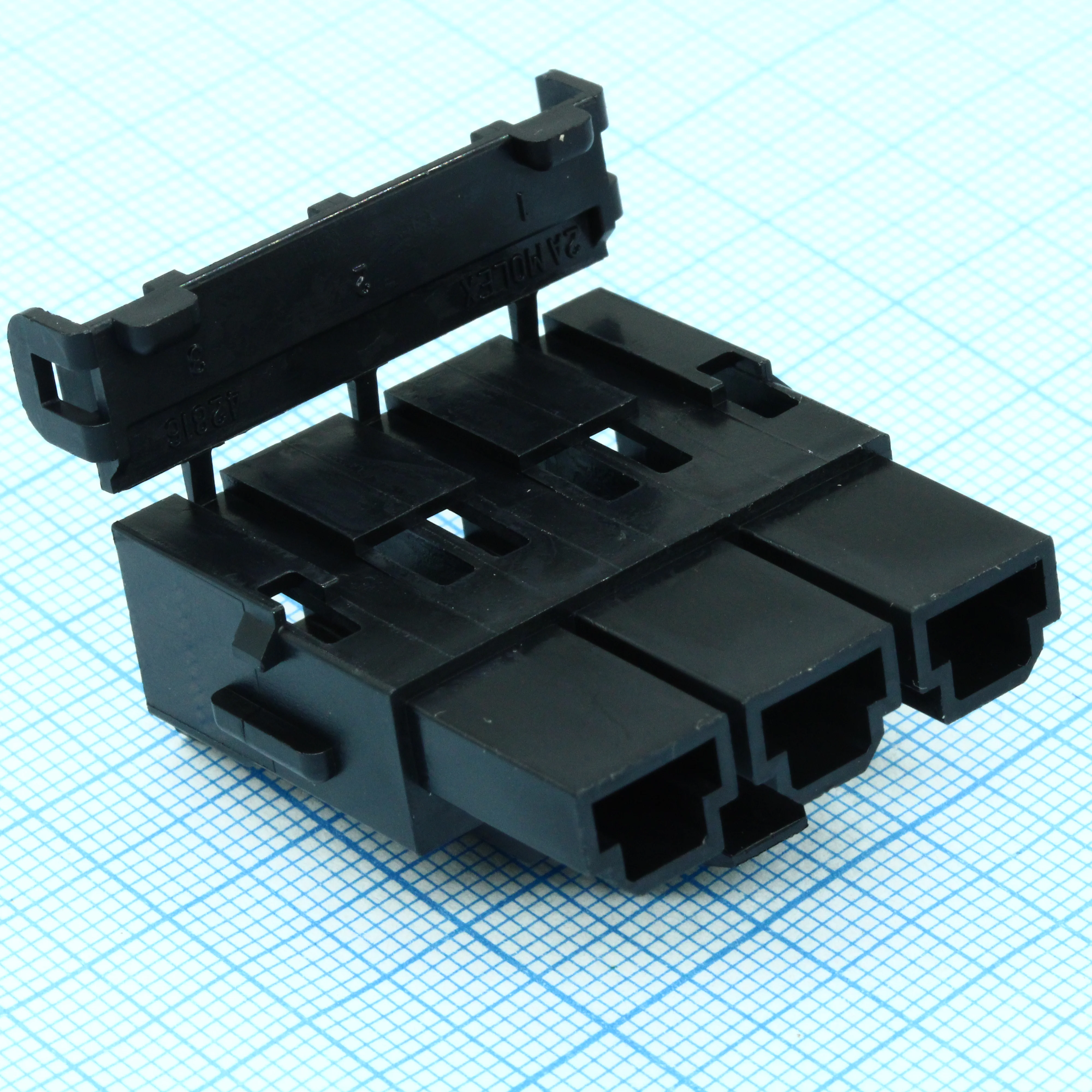 428160312 - Кожух разъема  RCP 3 контакта шаг 10мм зажим кабеля серия MiniFit пакет