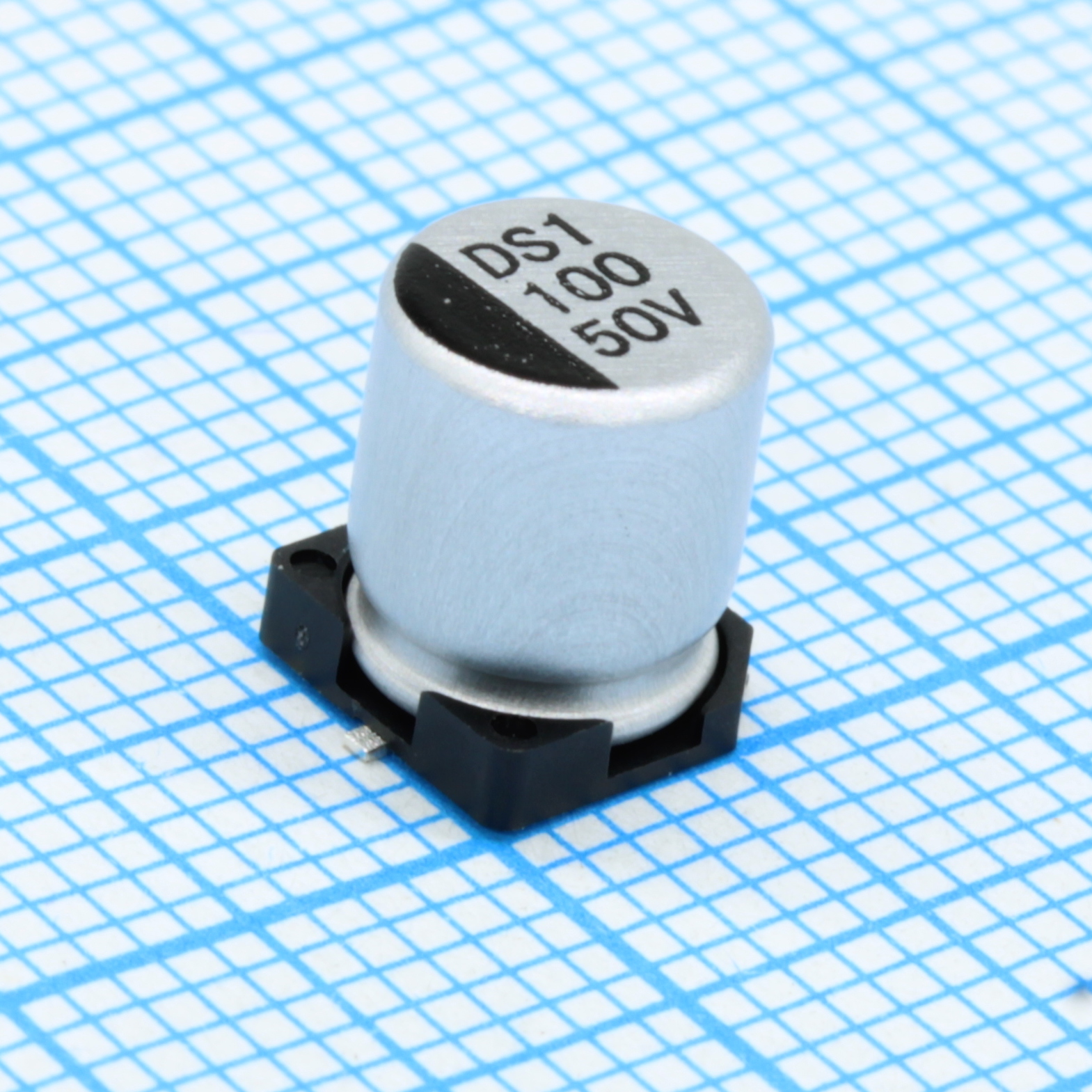 CDS050M101E7DPKKKV00R - Конденсатор алюминиевый электролитический 100мкФ 50В ±20% (6.3х7.7мм) для поверхностного монтажа 0.4Ом 350мА 2000час 105°С лента на катушке