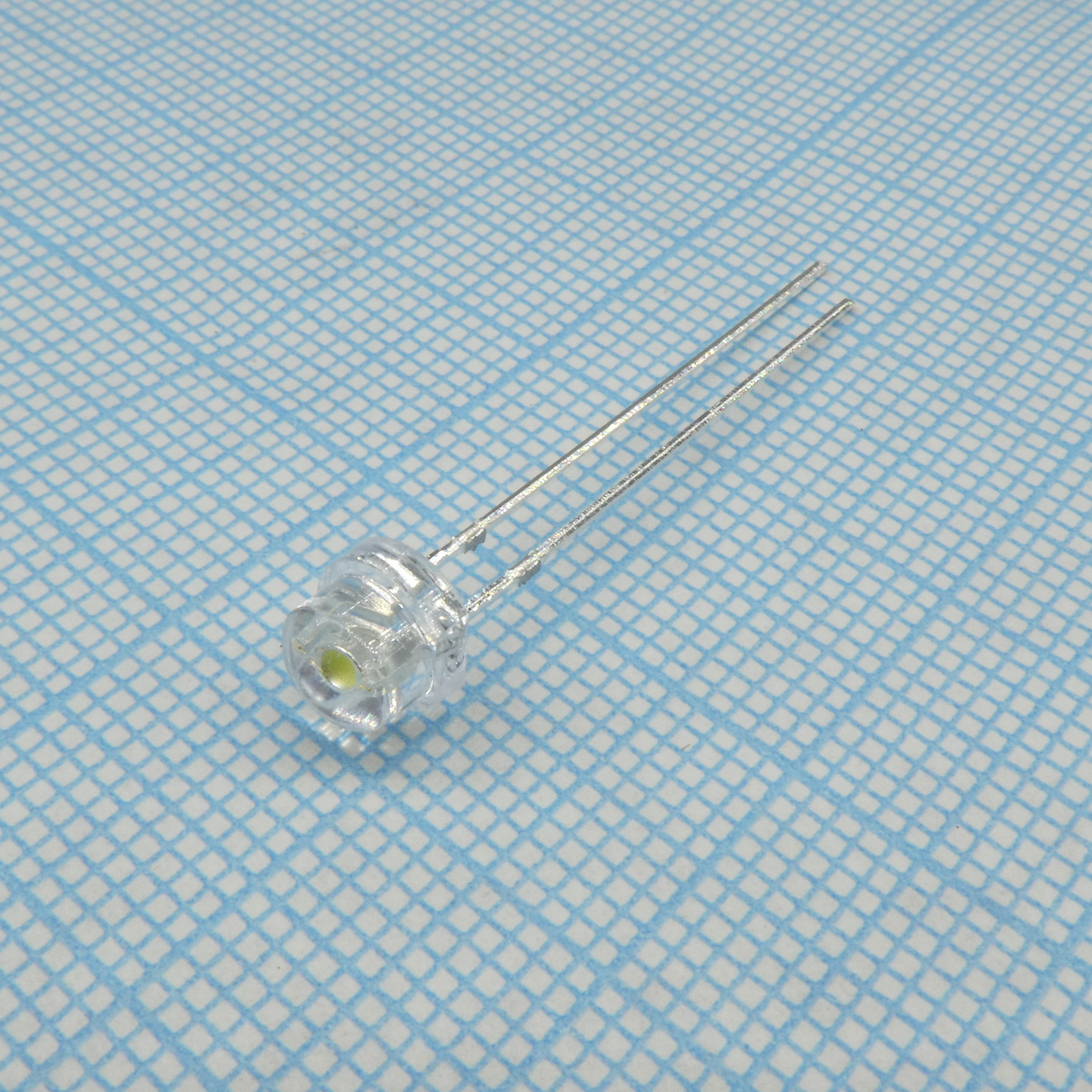 GNL-5053UWC - Светодиод 5мм/белый  100° d=5мм 1500-2500мКд 5500K-7000K (white)