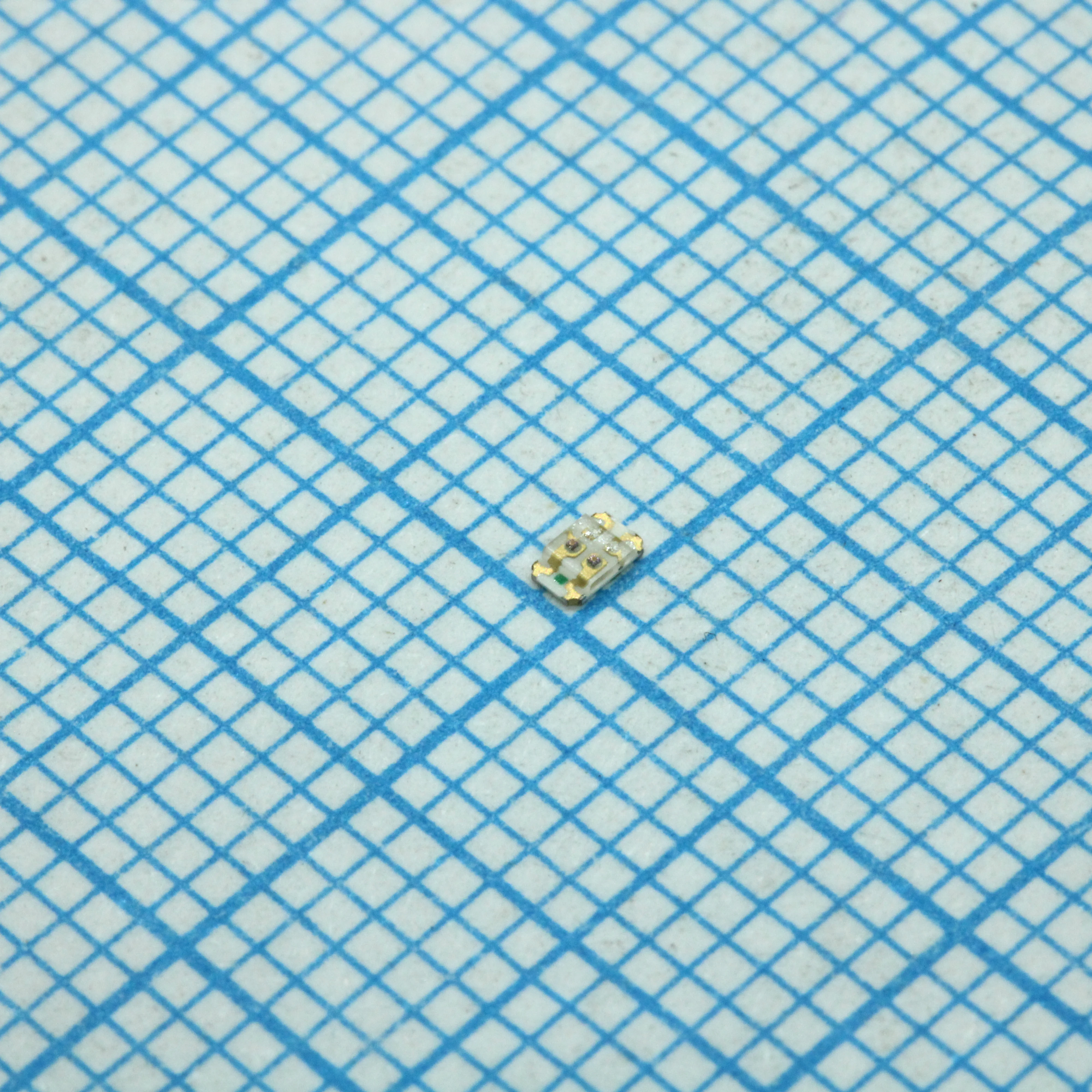 APHBM2012SURKCGKC - Чип светодиод SMD Красный/Зеленый 2x1,25x0,45мм 120° прозрачный 250/55 мКд 1,95/2,1В