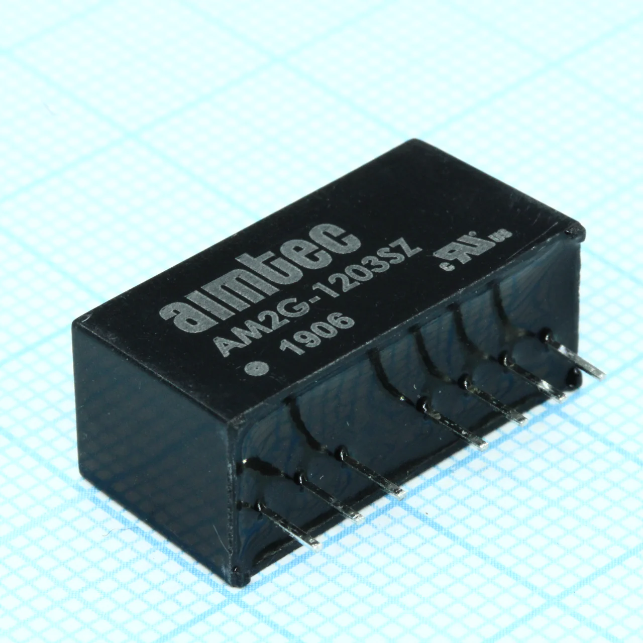 AM2G-1203SZ - DC/DC, 1.65Вт, вход 9…18В, выход 3.3В/0.5А, изоляция 1000В DC, КПД 67%, максимальная емкостная нагрузка не более 3300мкФ, вход On/Off, SIP8, 21.85x9.2x11.1мм, -40…85°C, пластик